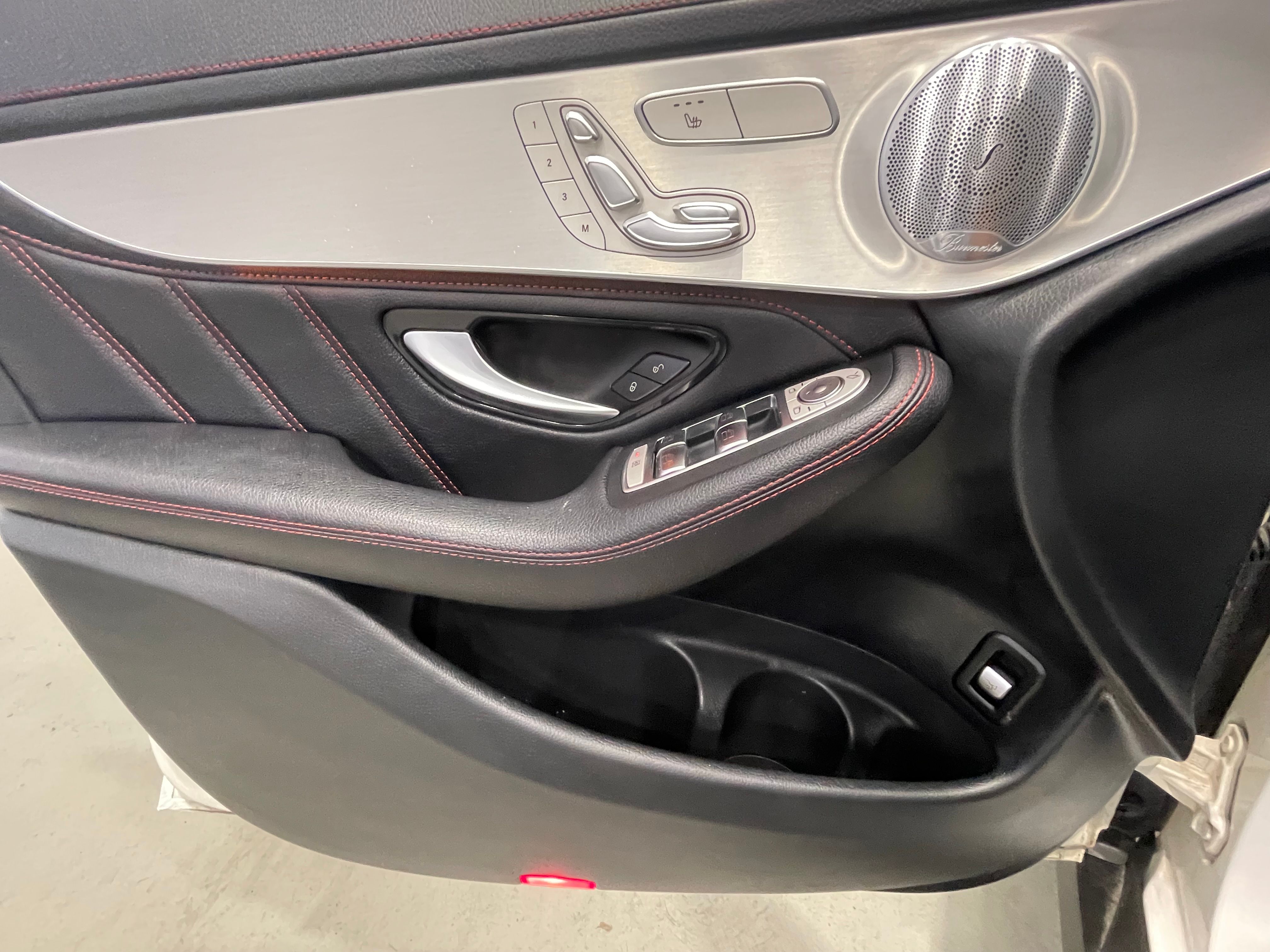 Mercedes-Benz GLC-Class 2019 - Image 31