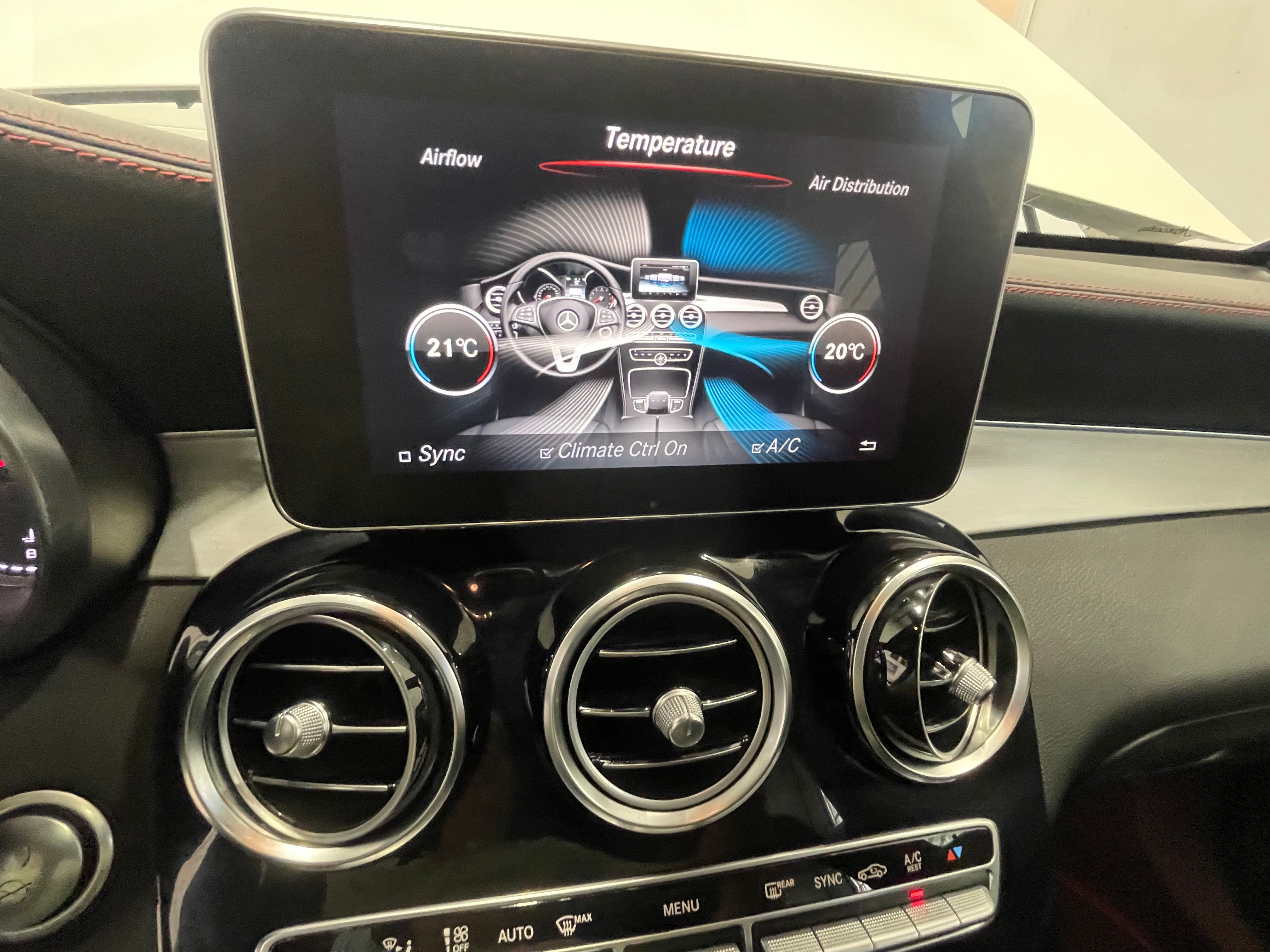 Mercedes-Benz GLC-Class 2019 - Image 32
