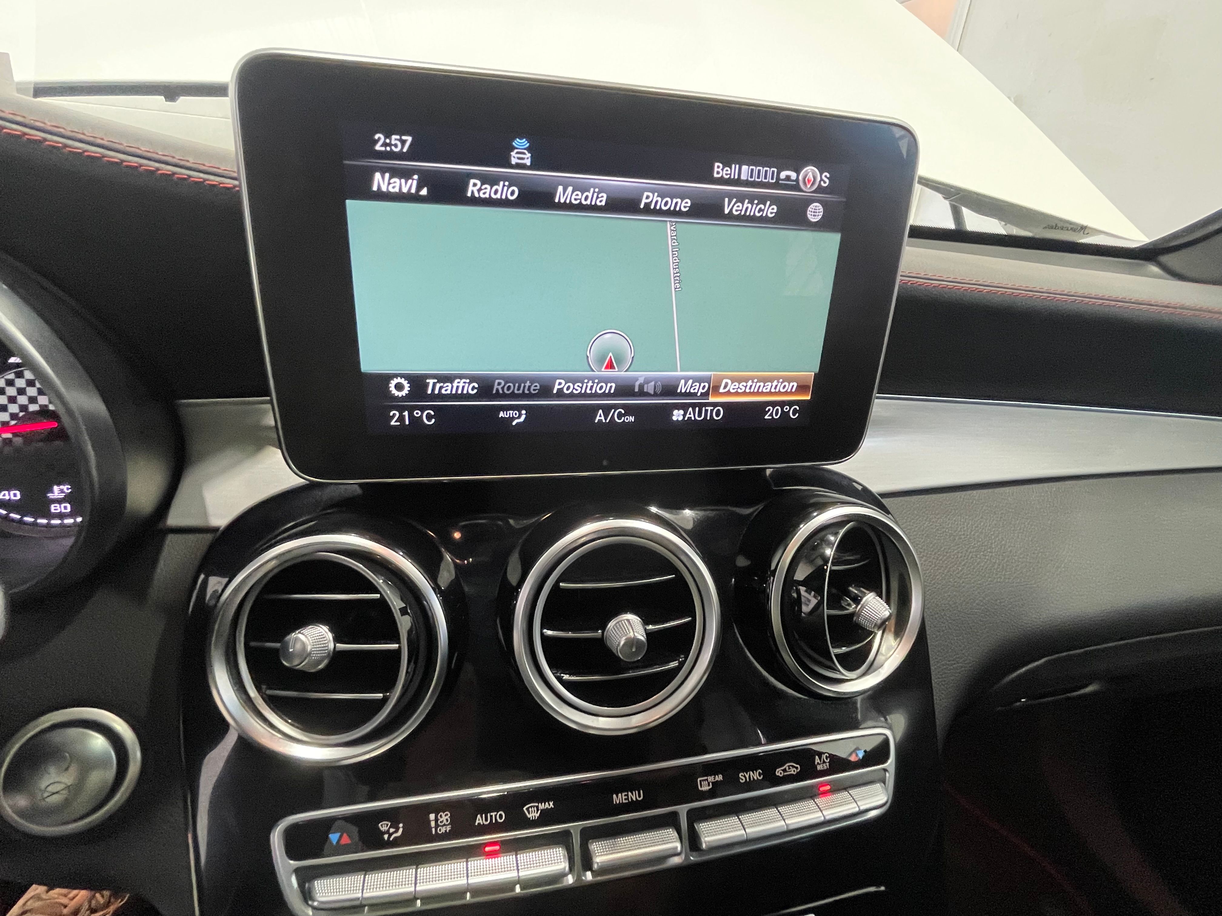 Mercedes-Benz GLC-Class 2019 - Image 33