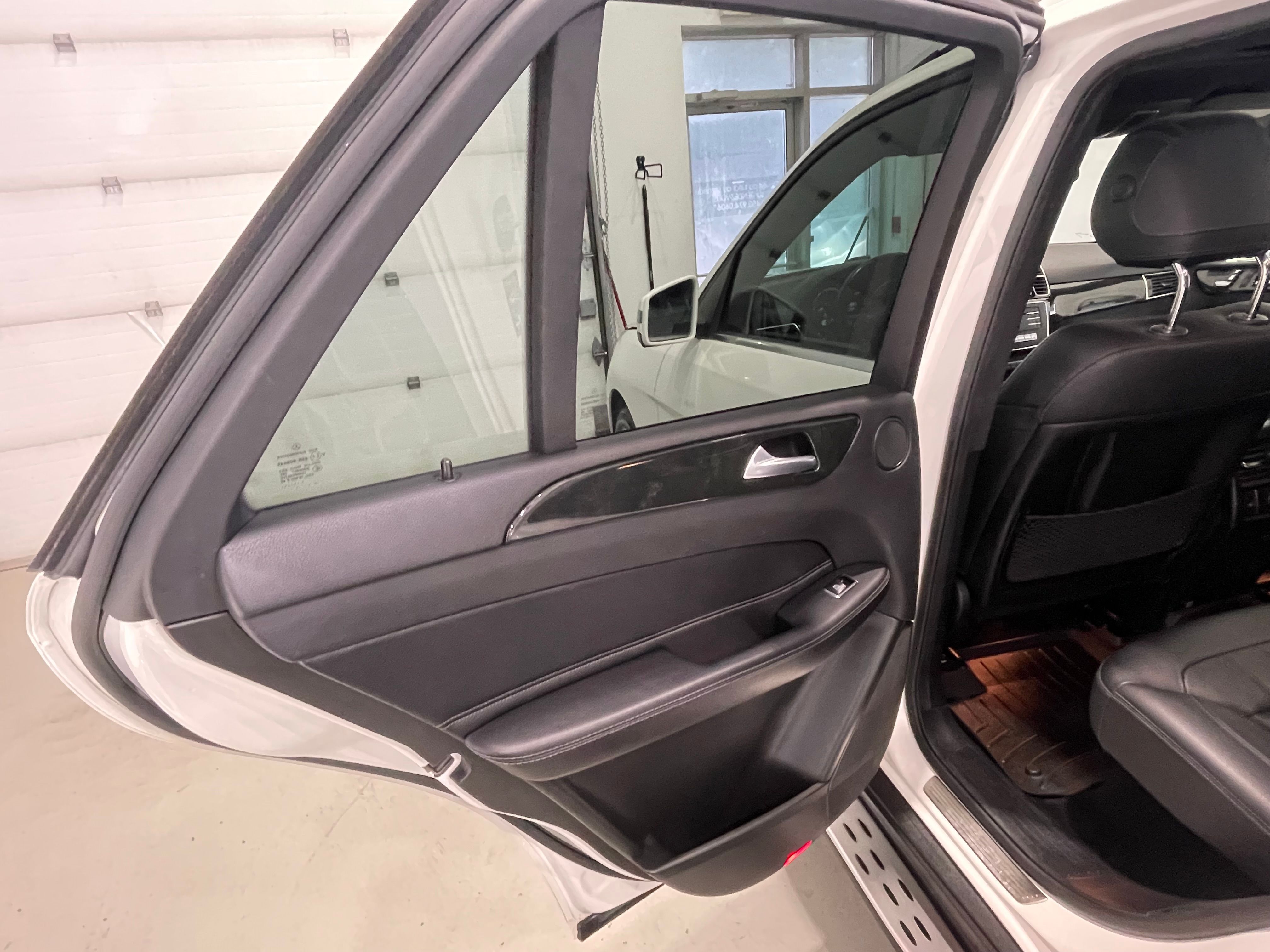 Mercedes-Benz GLE-Class 2018 - Image 19