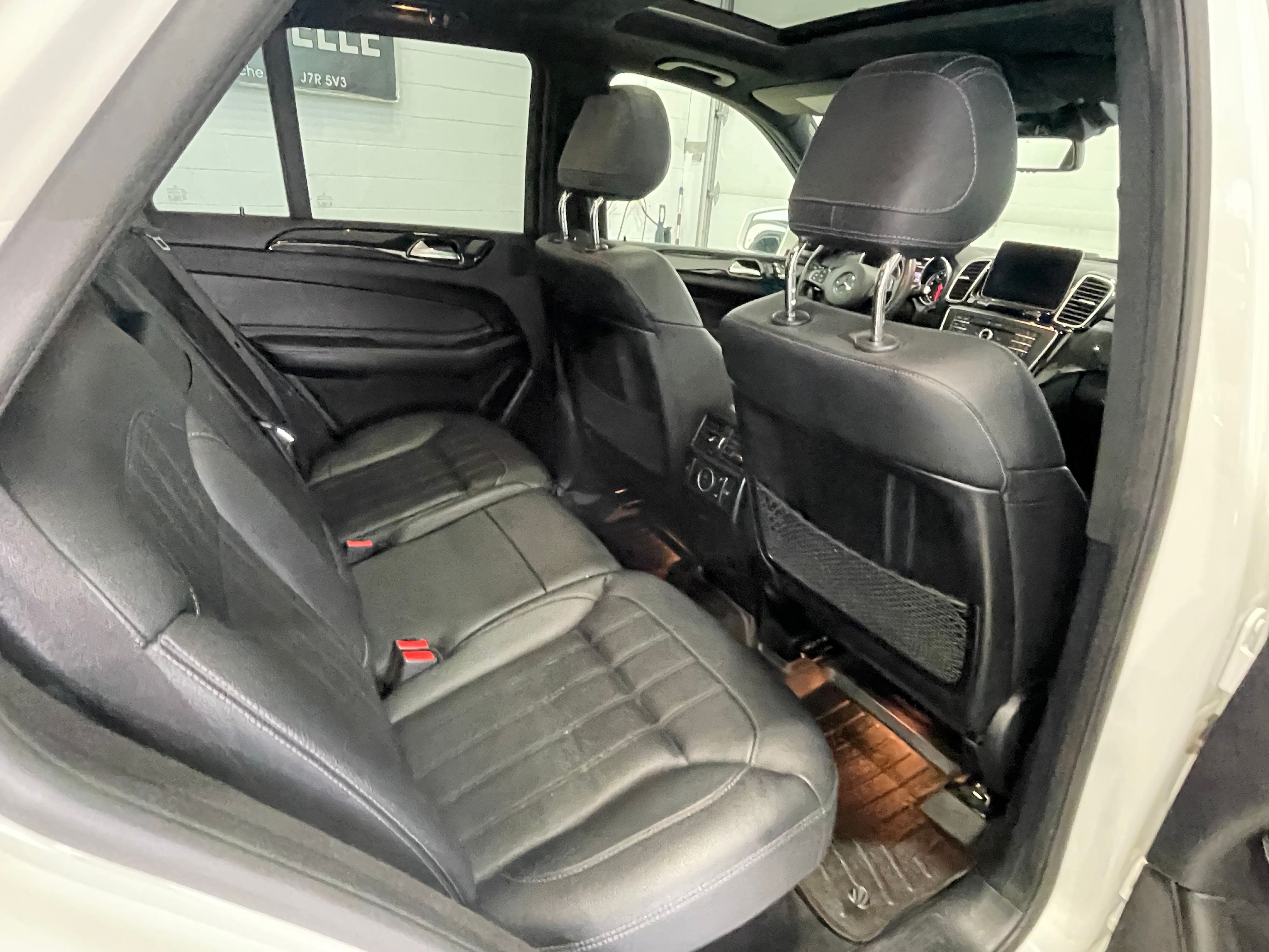 Mercedes-Benz GLE-Class 2018 - Image 24