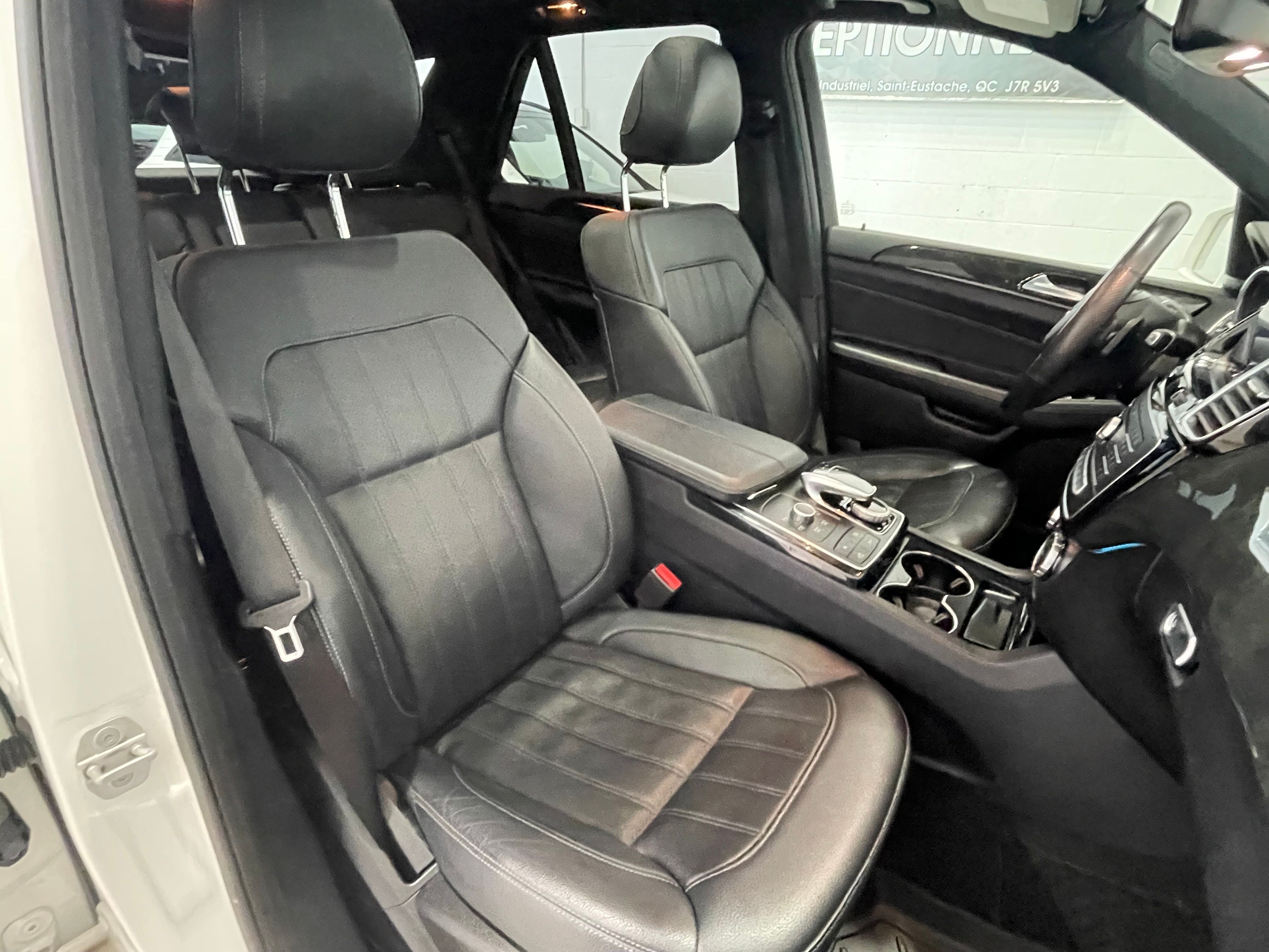 Mercedes-Benz GLE-Class 2018 - Image 27