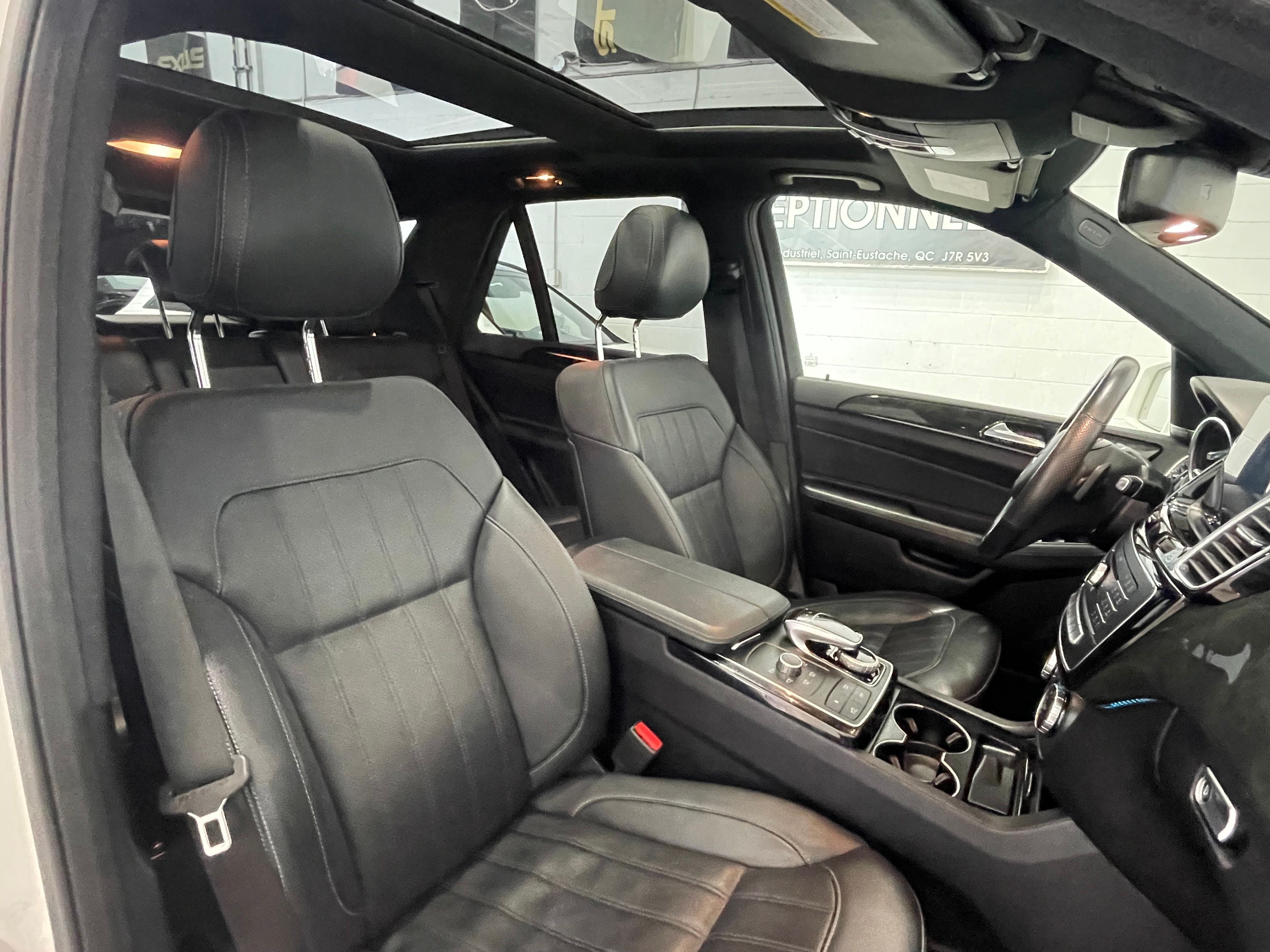 Mercedes-Benz GLE-Class 2018 - Image 28