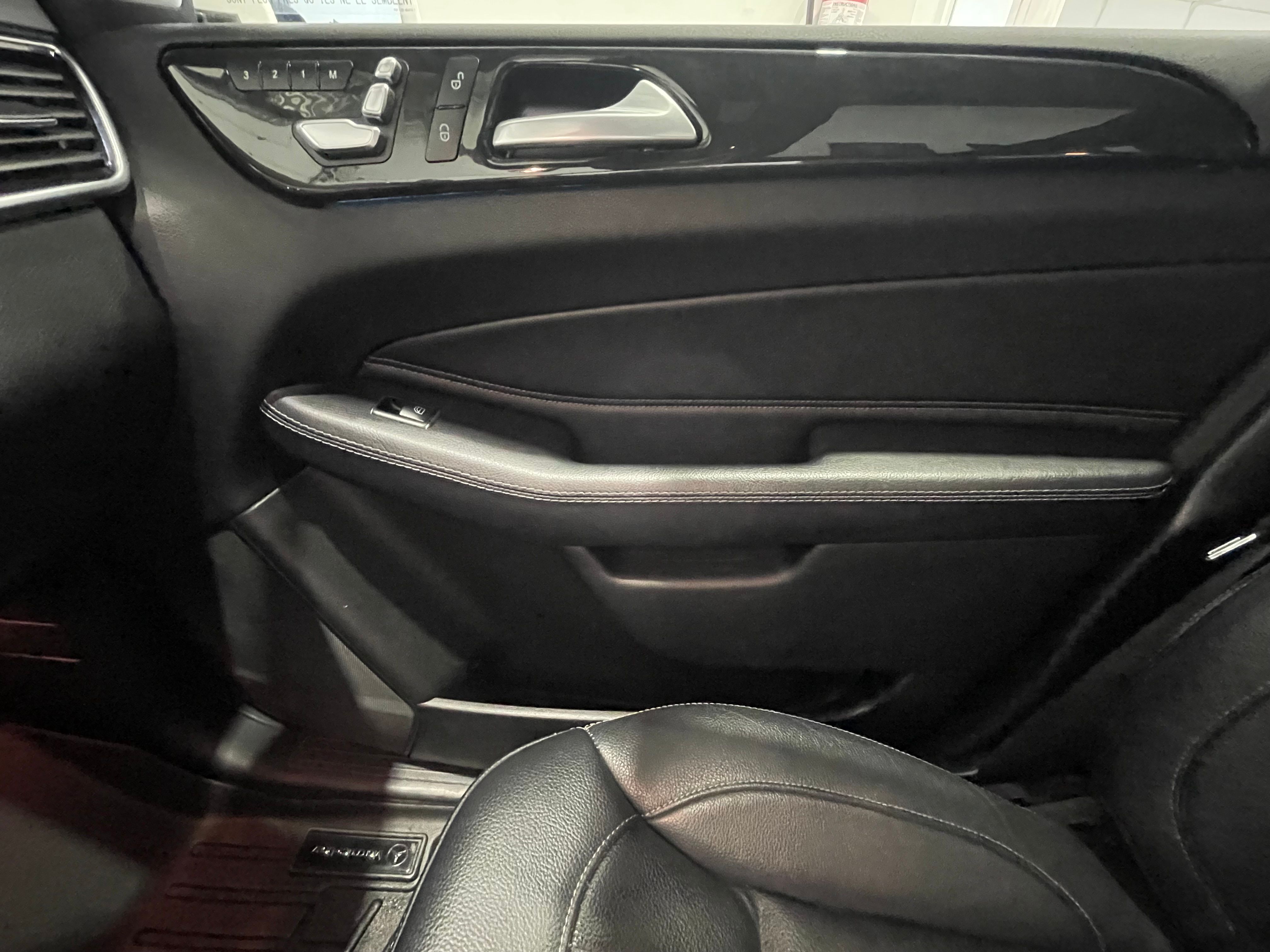 Mercedes-Benz GLE-Class 2018 - Image 35