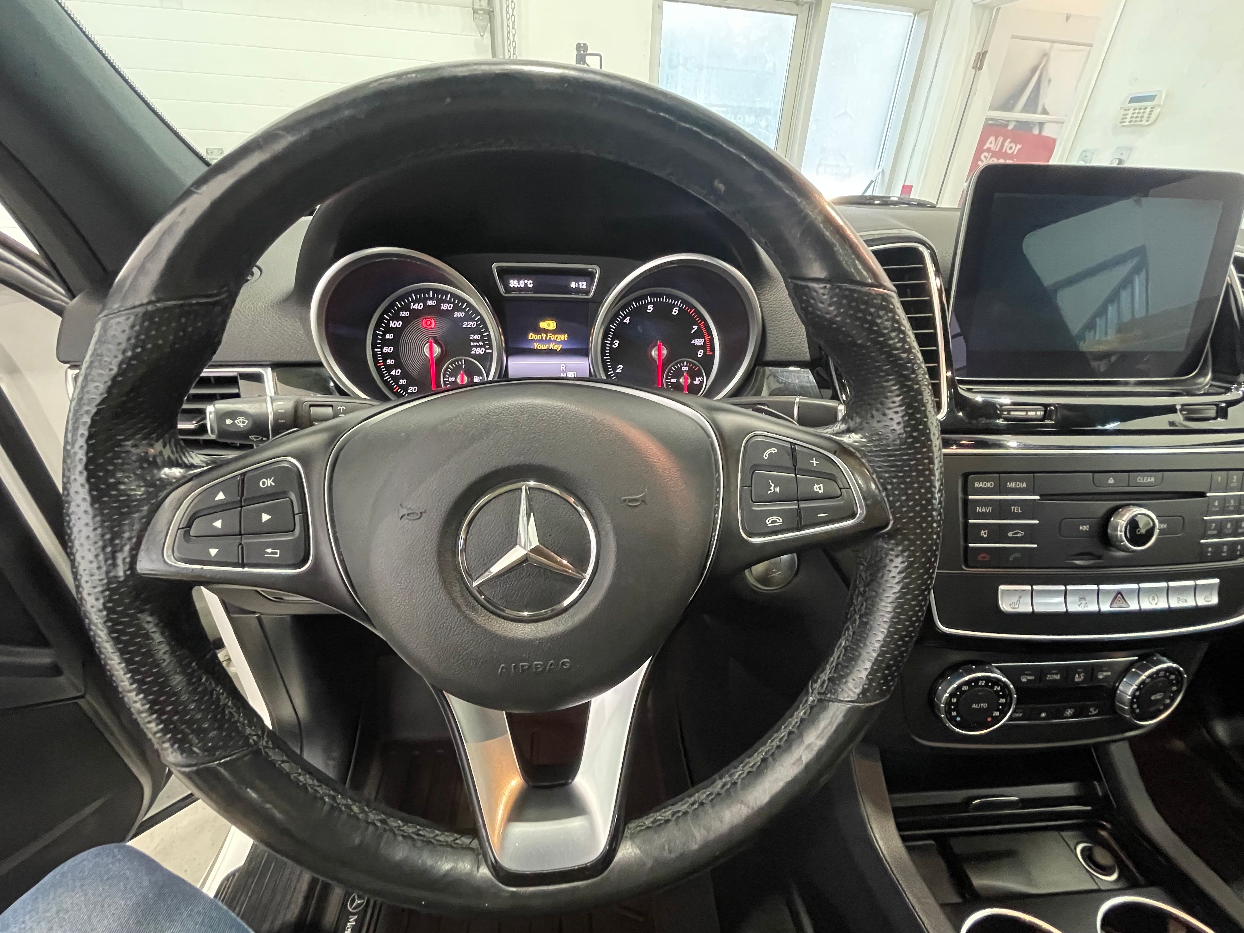 Mercedes-Benz GLE-Class 2018 - Image 36