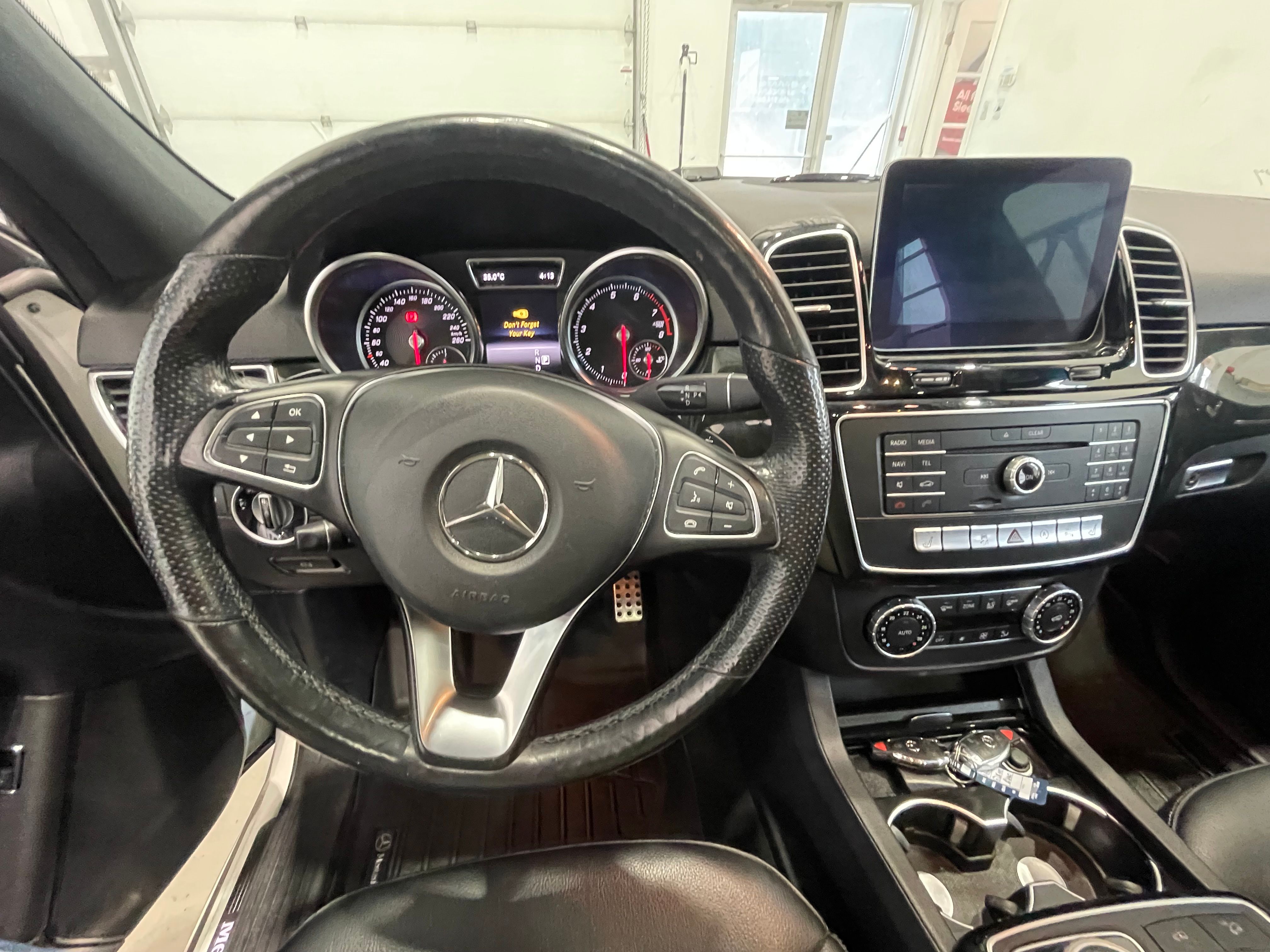 Mercedes-Benz GLE-Class 2018 - Image 41