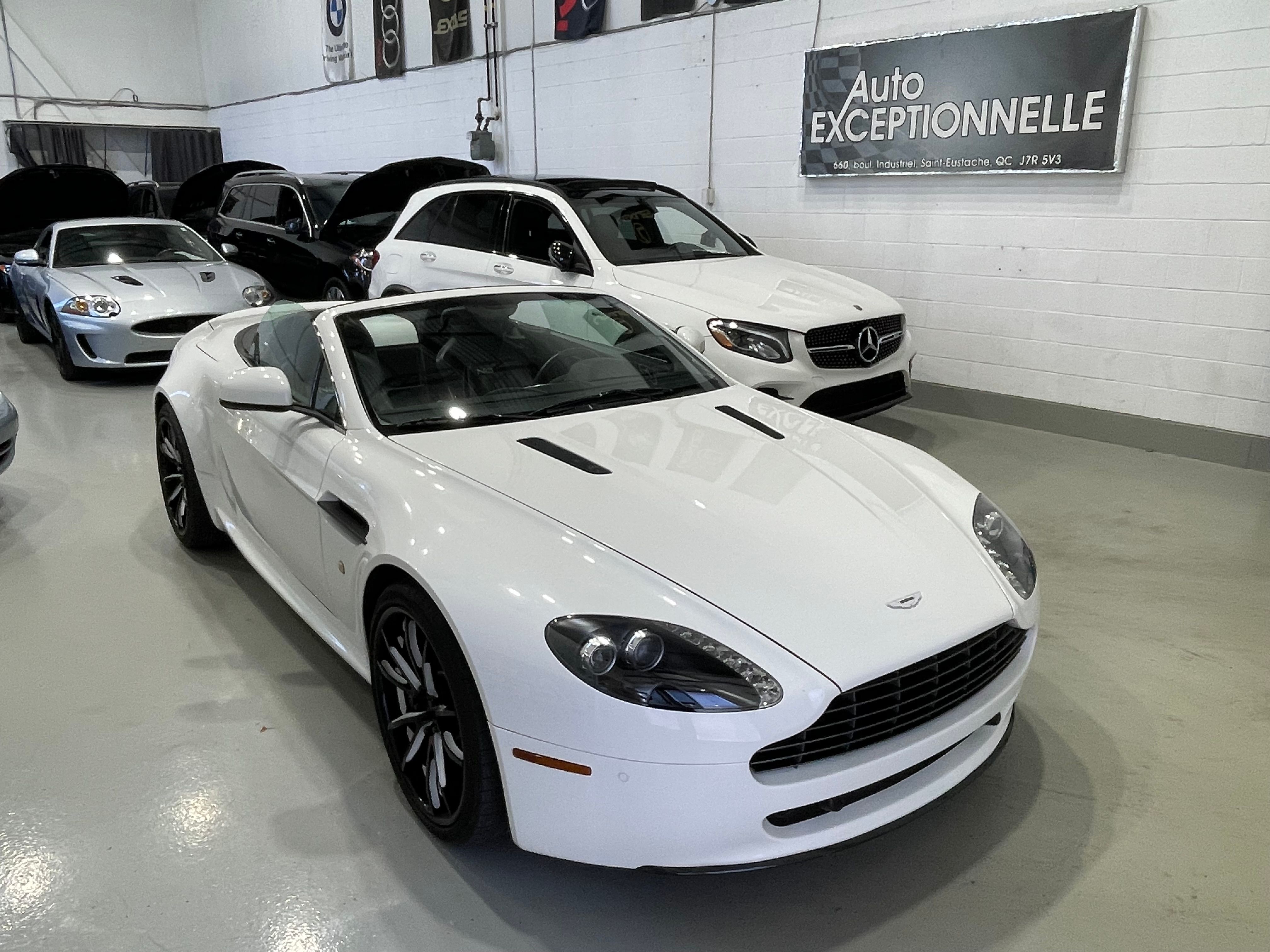 Aston Martin V8 Vantage 2011 - Image 4