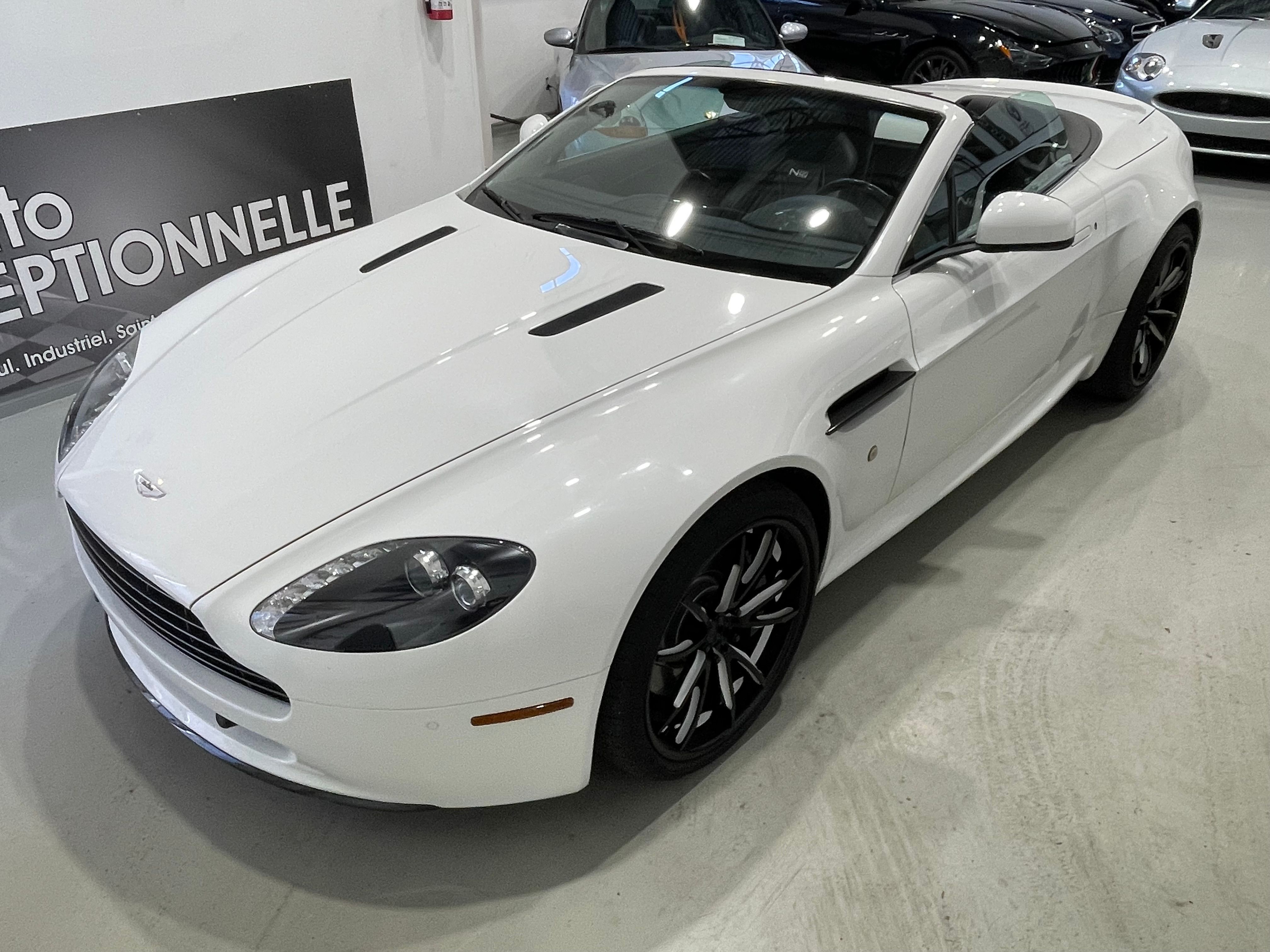 Aston Martin V8 Vantage 2011 - Image 5