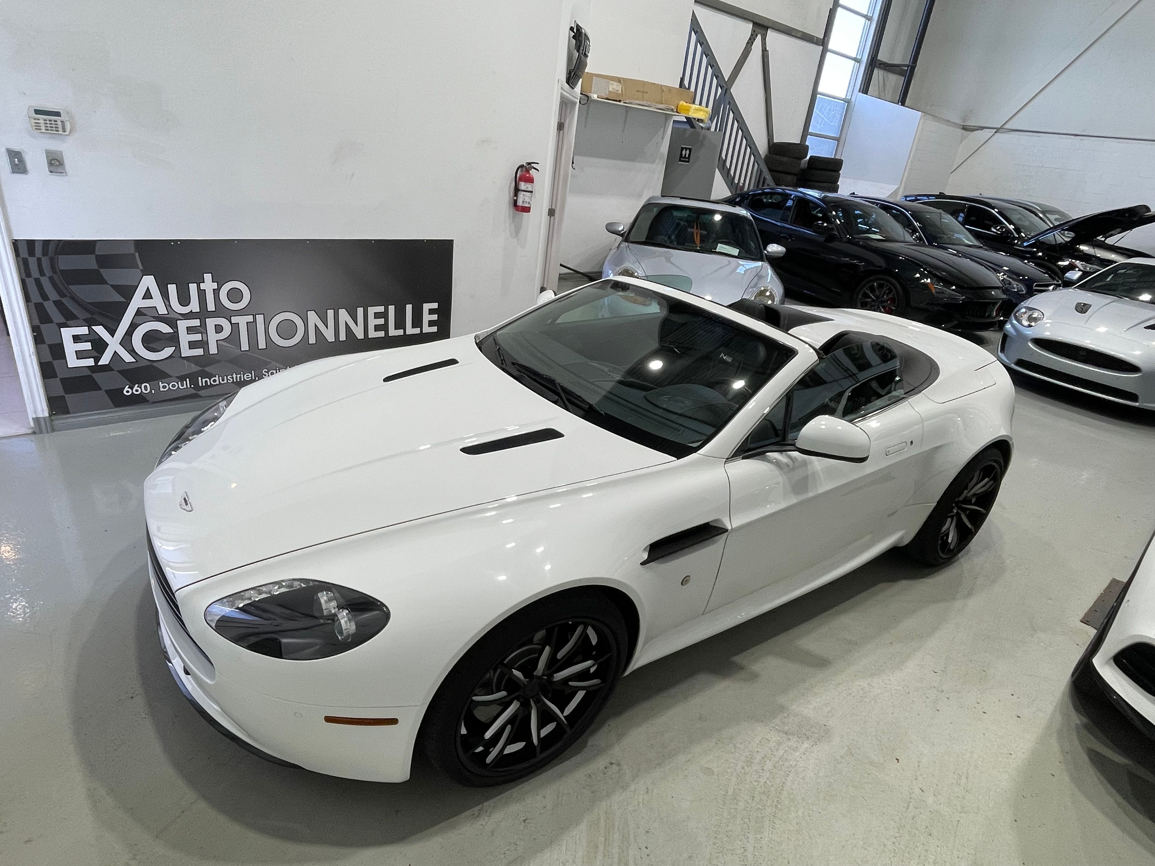 Aston Martin V8 Vantage 2011 - Image 8