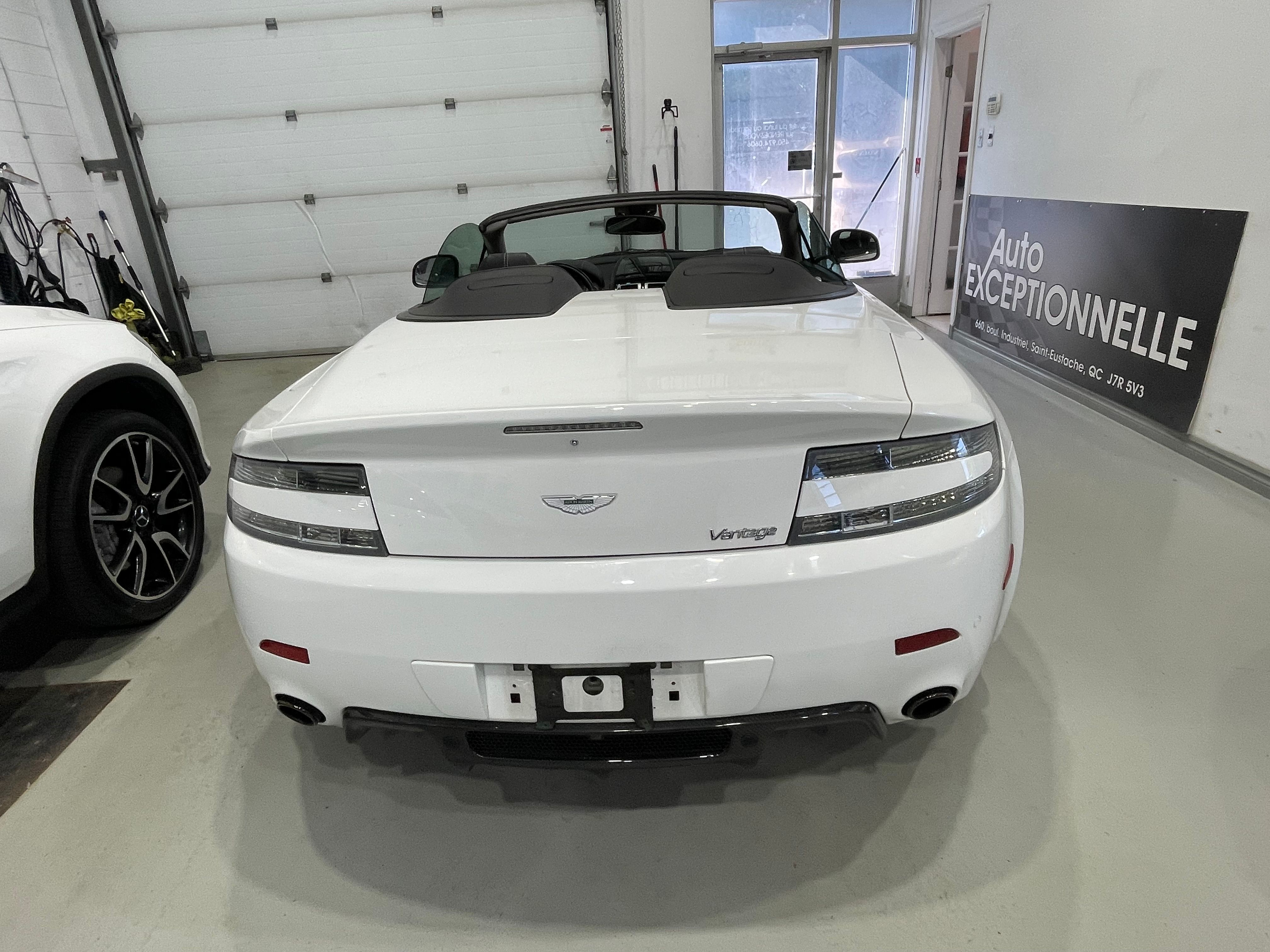 Aston Martin V8 Vantage 2011 - Image 16