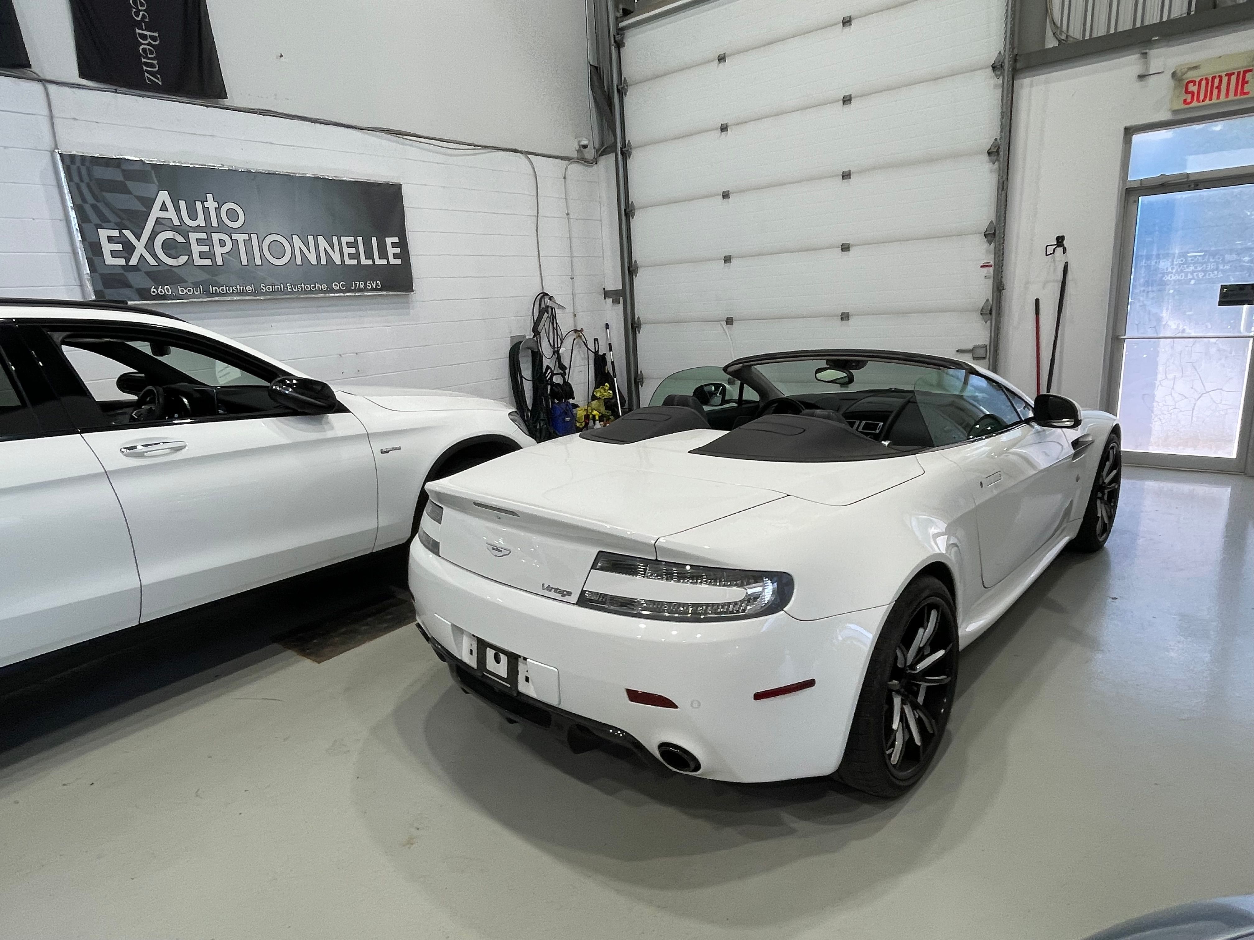 Aston Martin V8 Vantage 2011 - Image 18