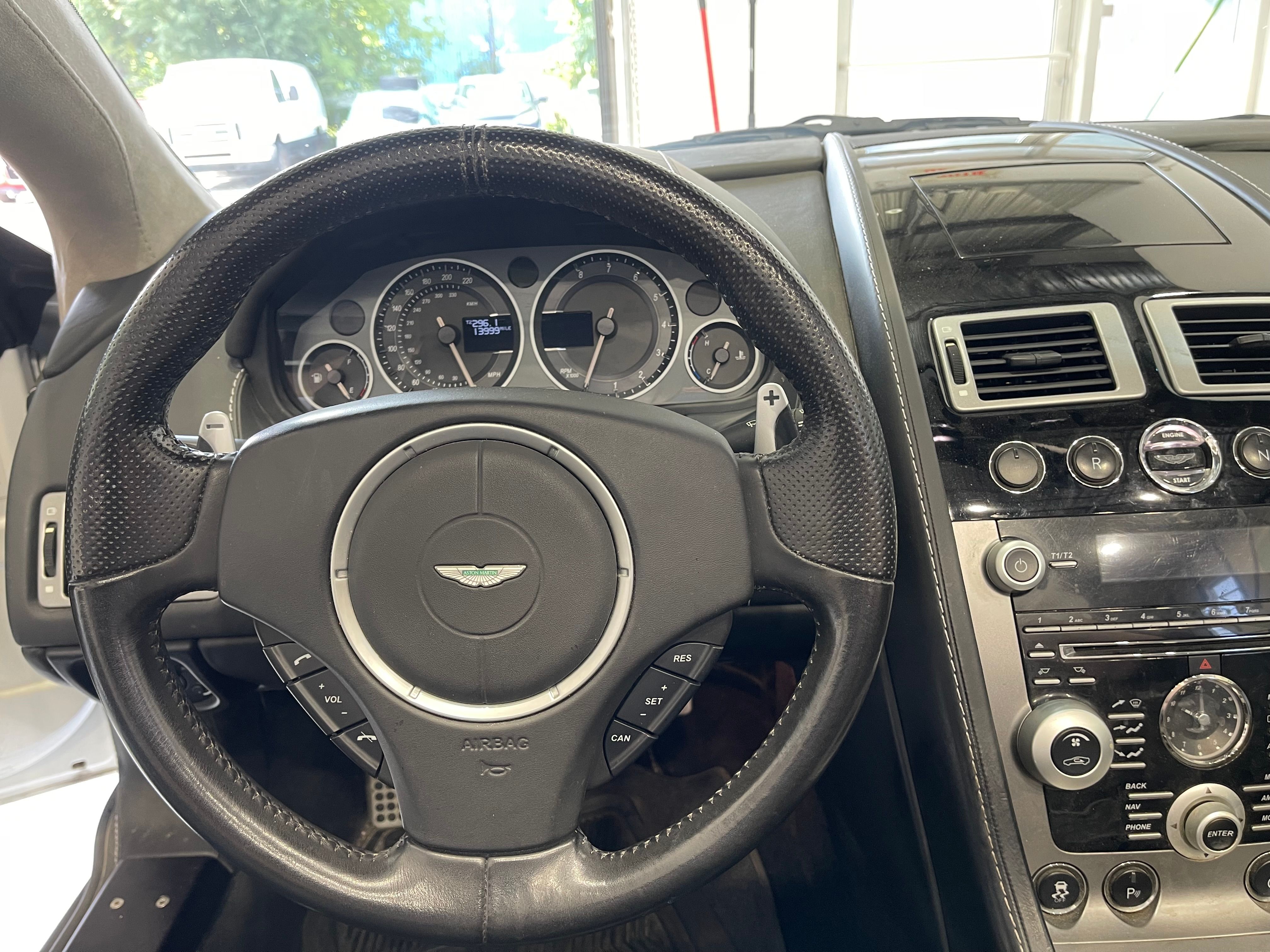Aston Martin V8 Vantage 2011 - Image 24