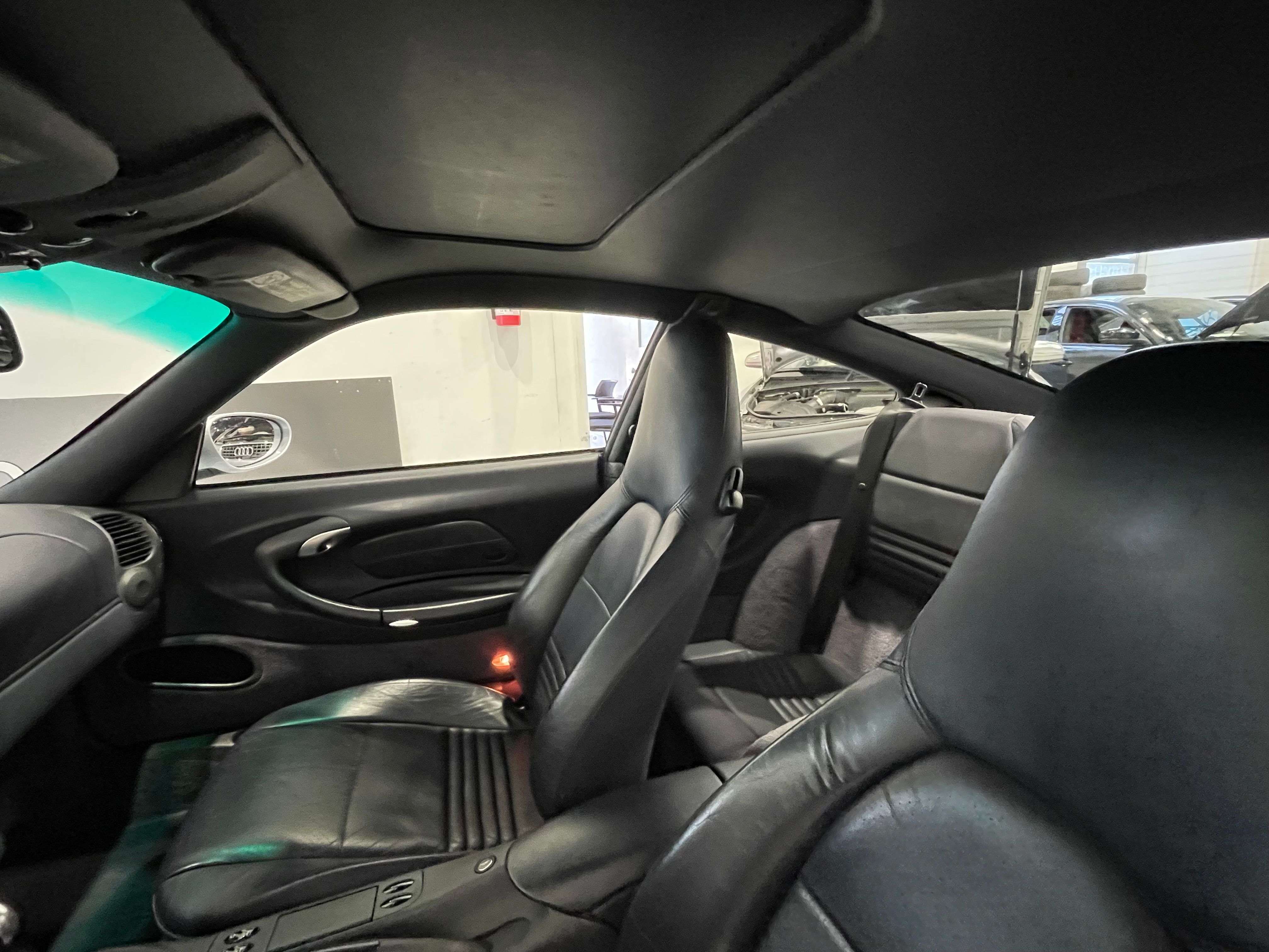 Porsche 911 1999 - Image 12