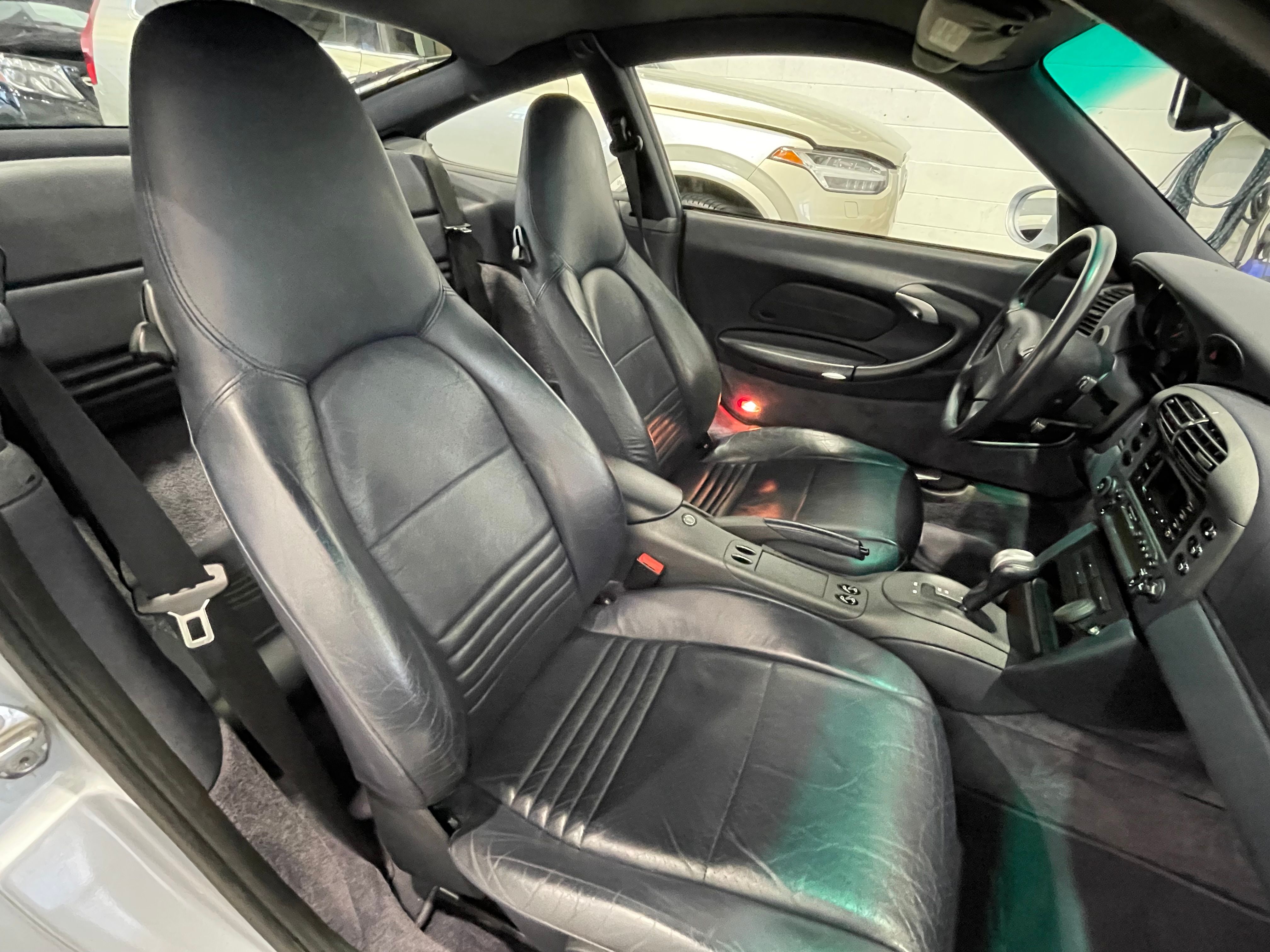 Porsche 911 1999 - Image 18
