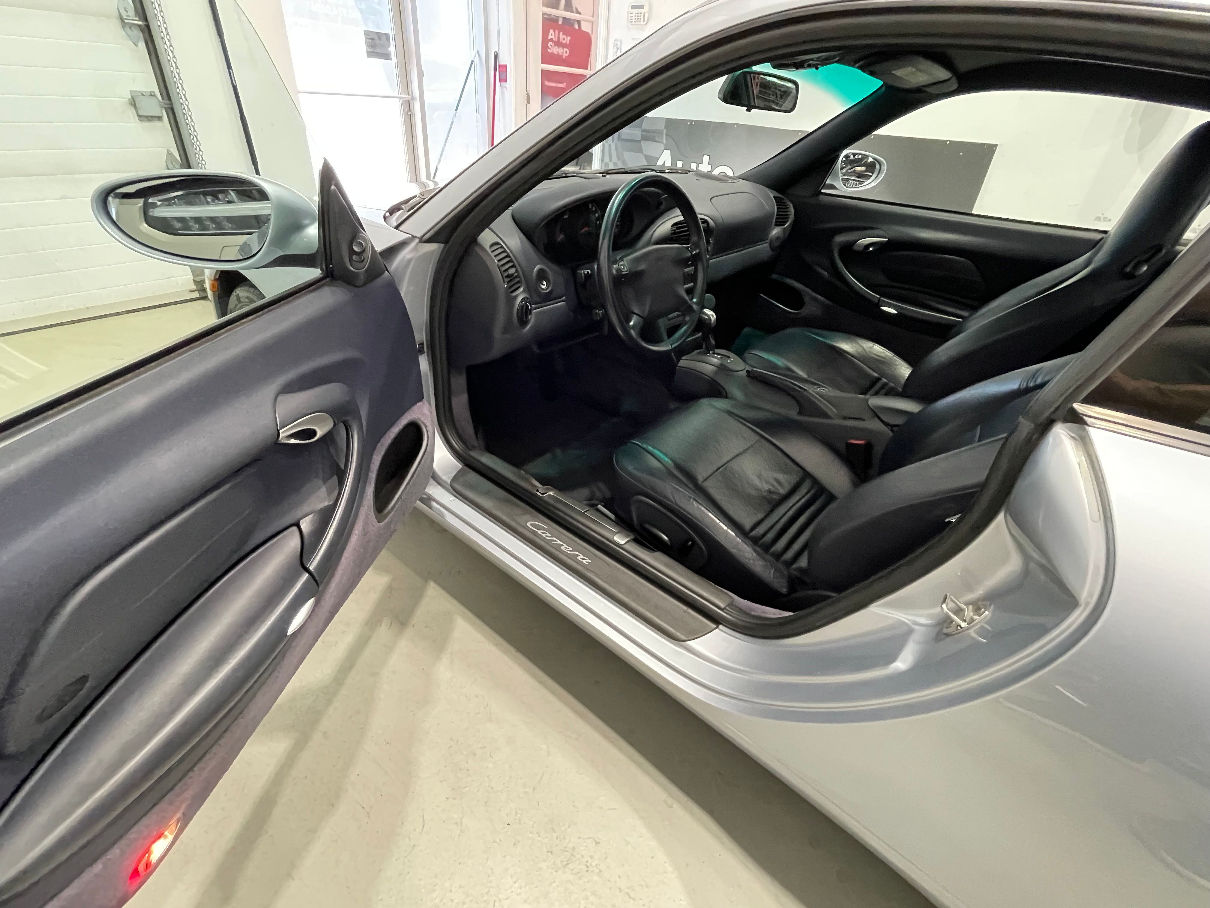Porsche 911 1999 - Image 27