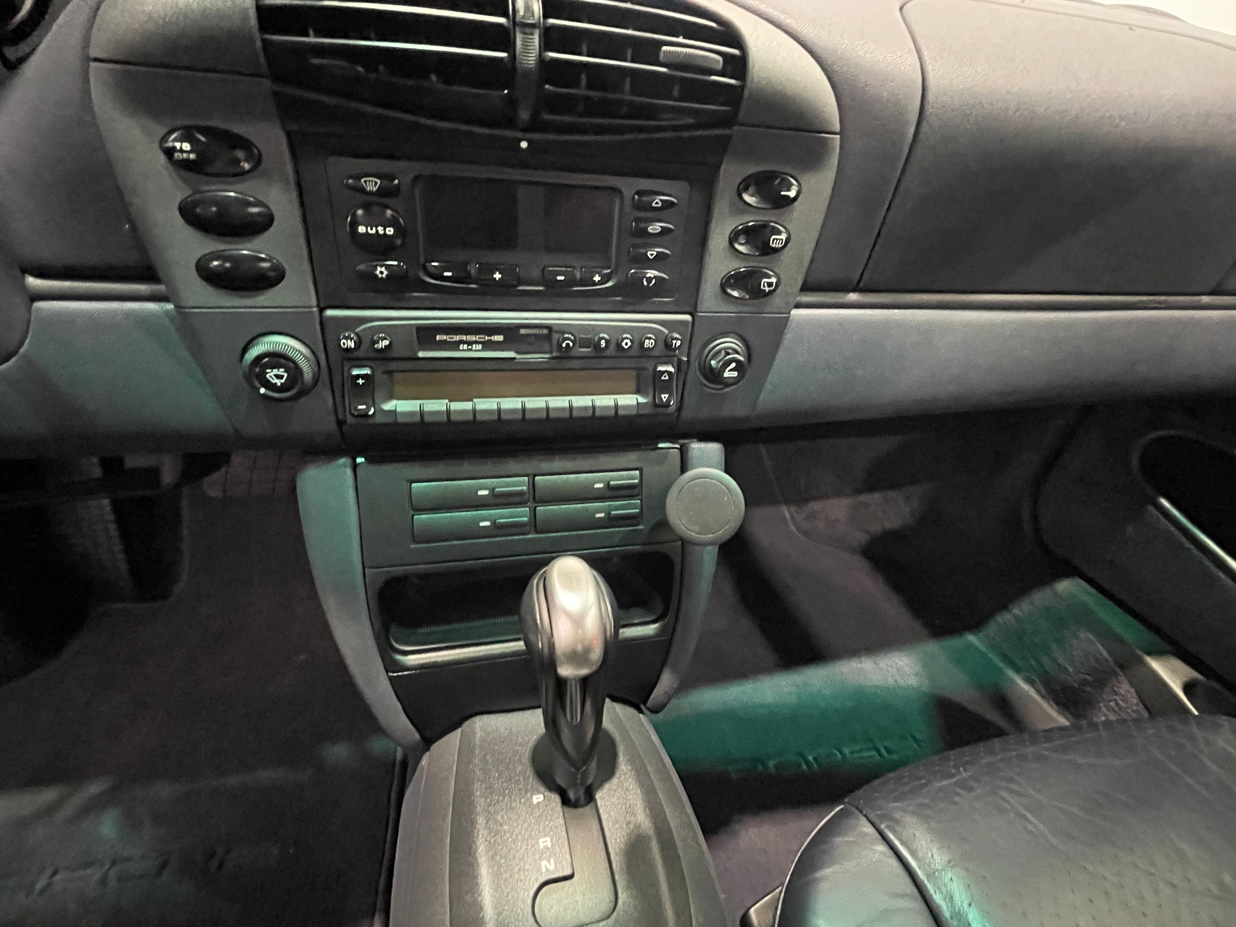 Porsche 911 1999 - Image 28