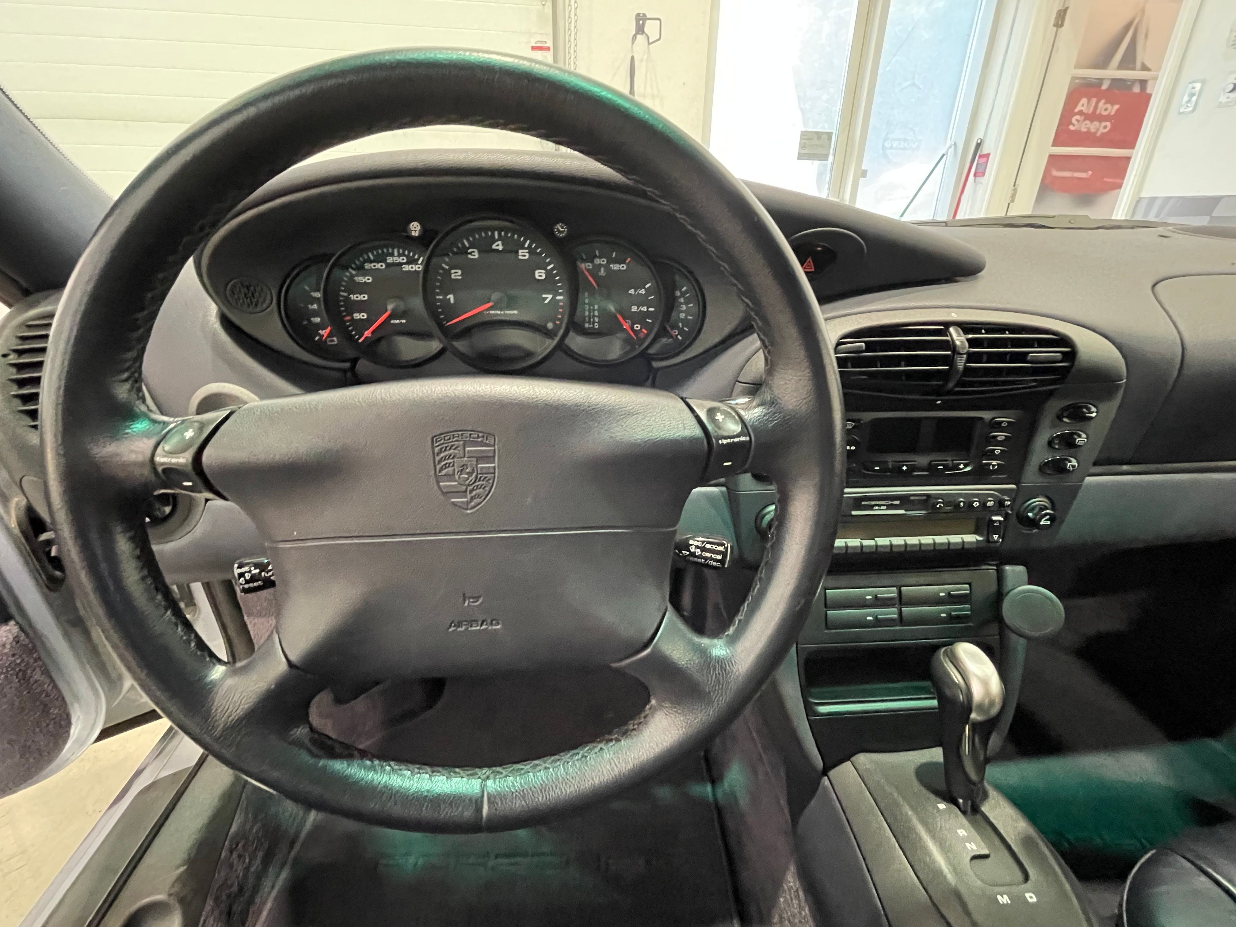 Porsche 911 1999 - Image 29