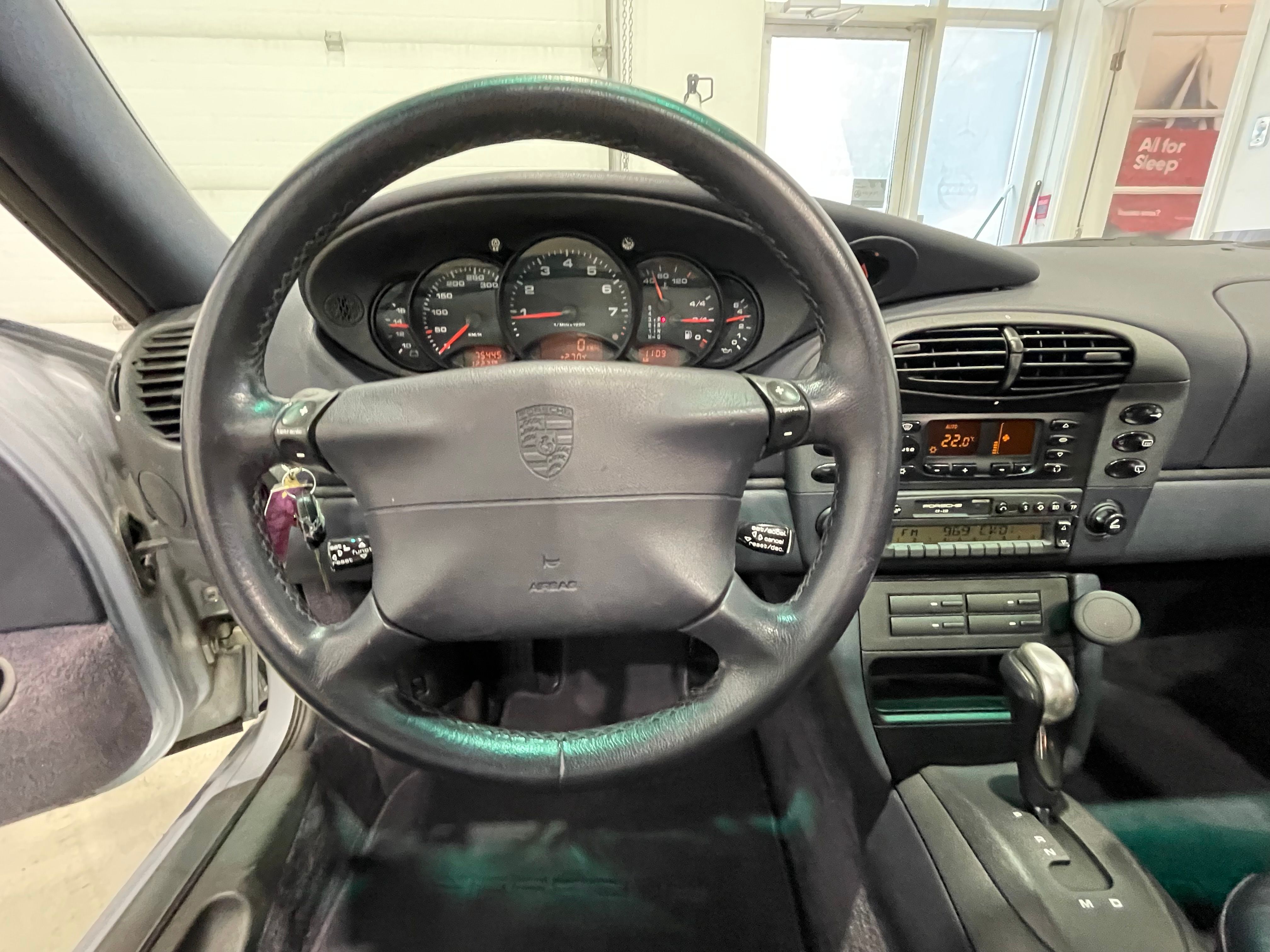 Porsche 911 1999 - Image 35
