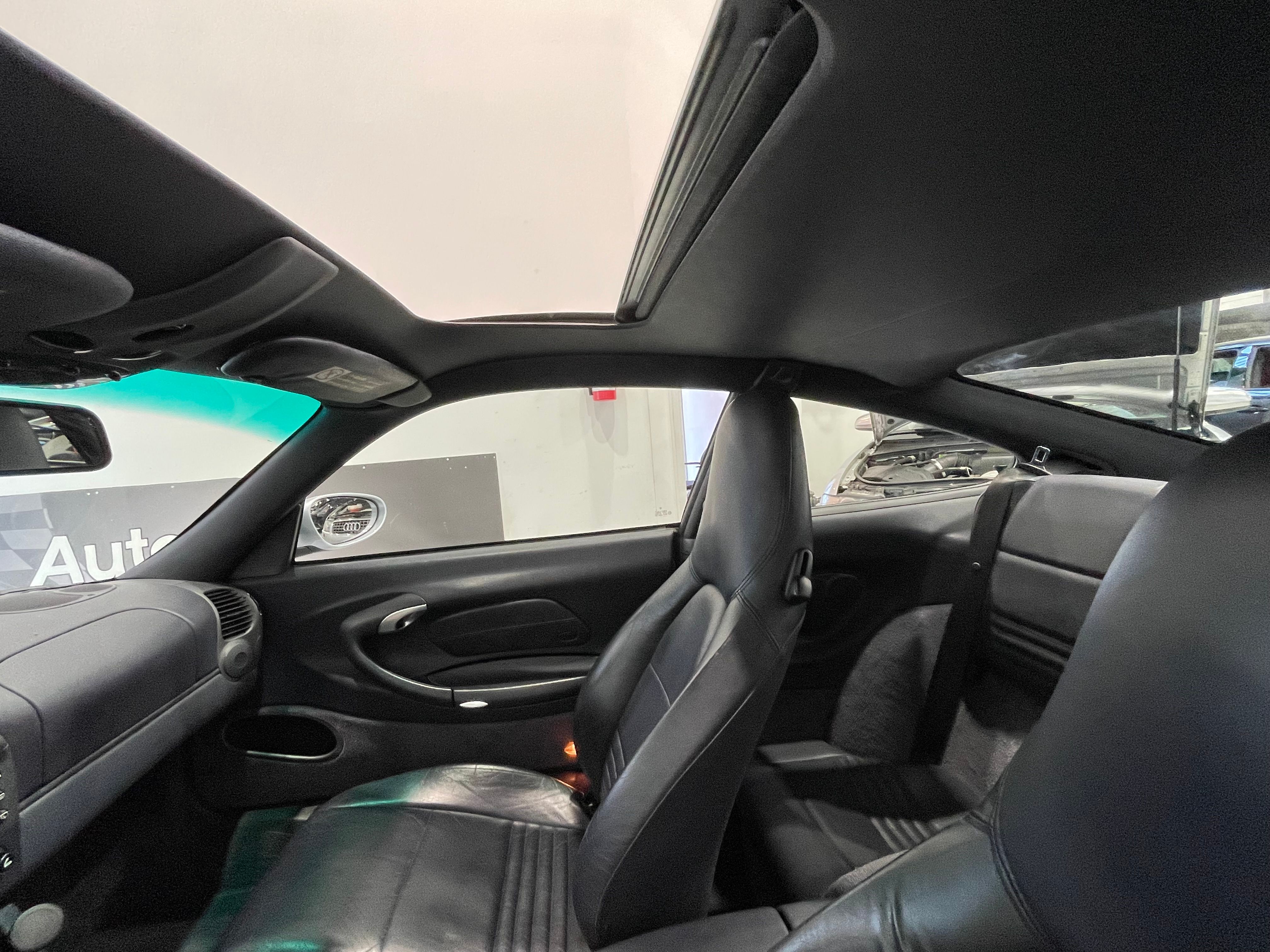Porsche 911 1999 - Image 36