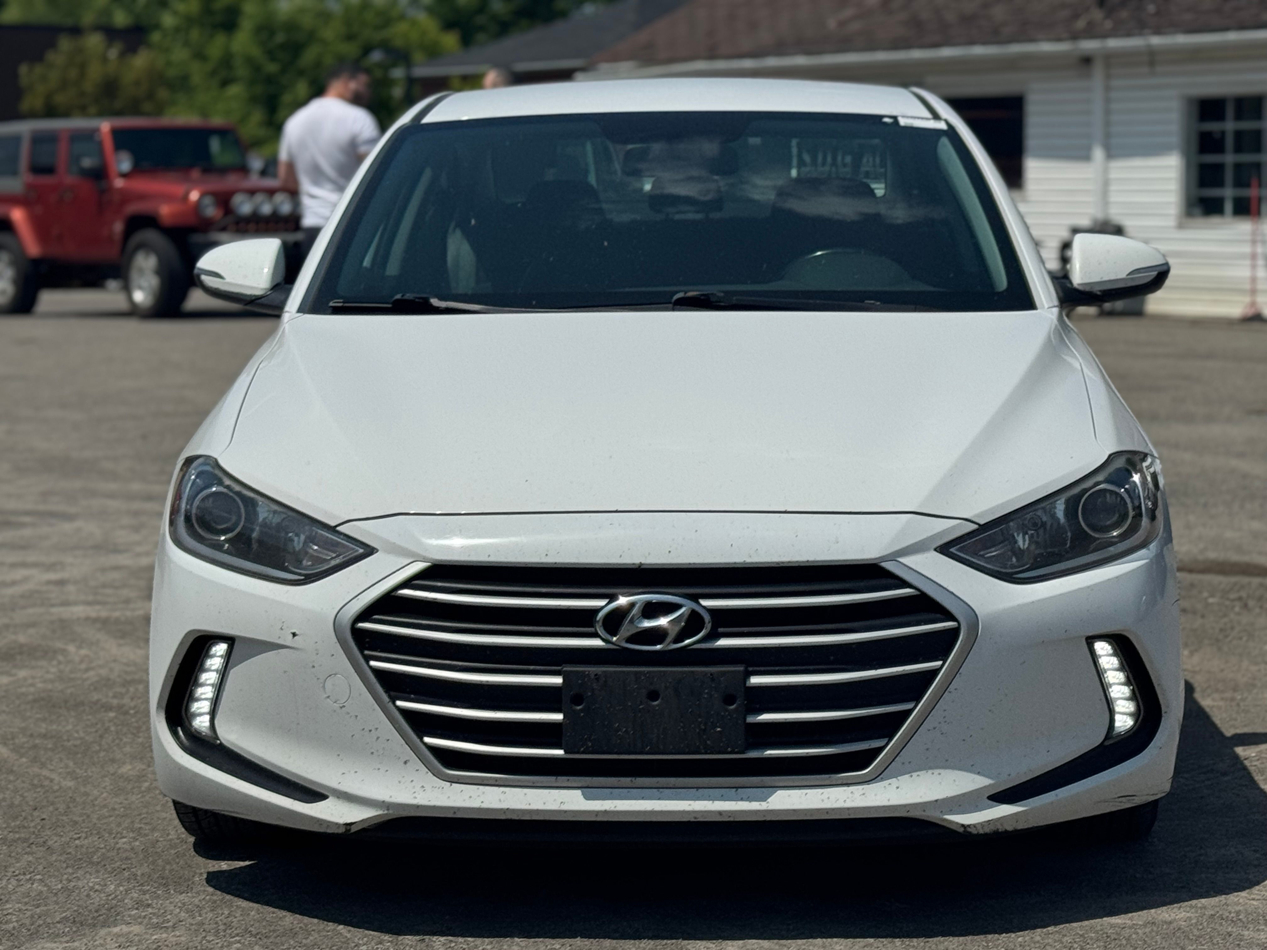 Hyundai Elantra 2017 - Image 2