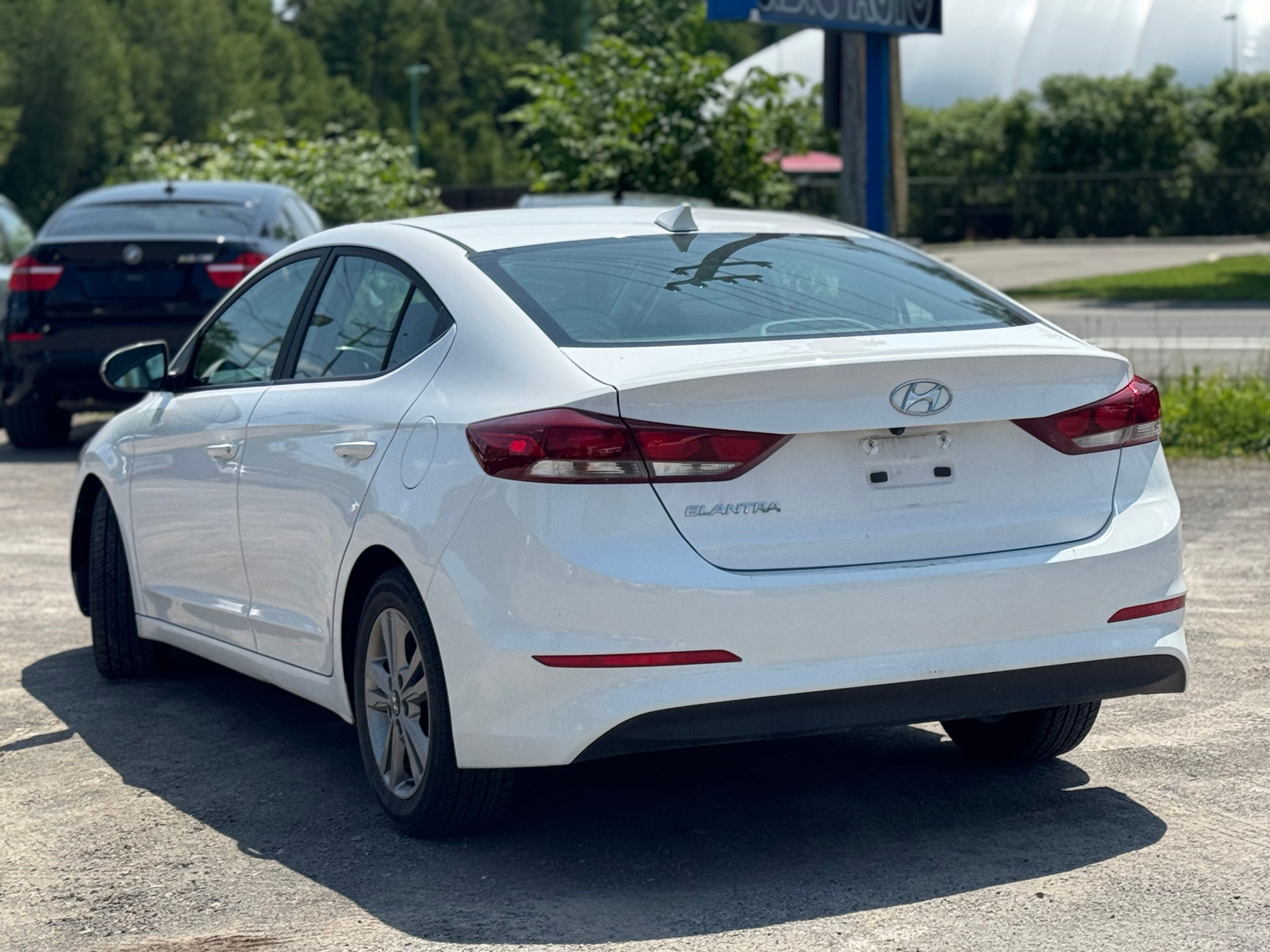 Hyundai Elantra 2017 - Image 6