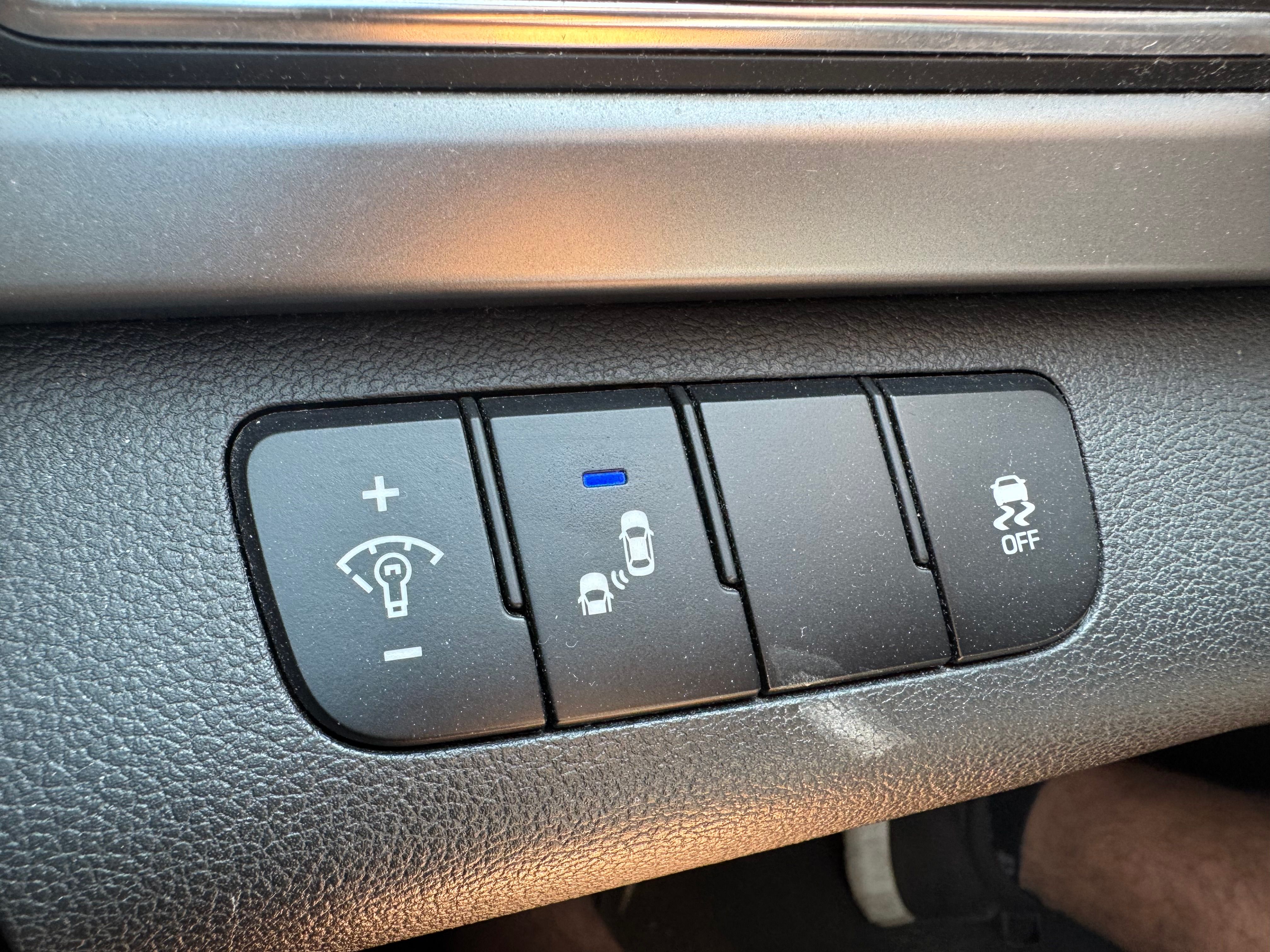 Hyundai Elantra 2017 - Image 17
