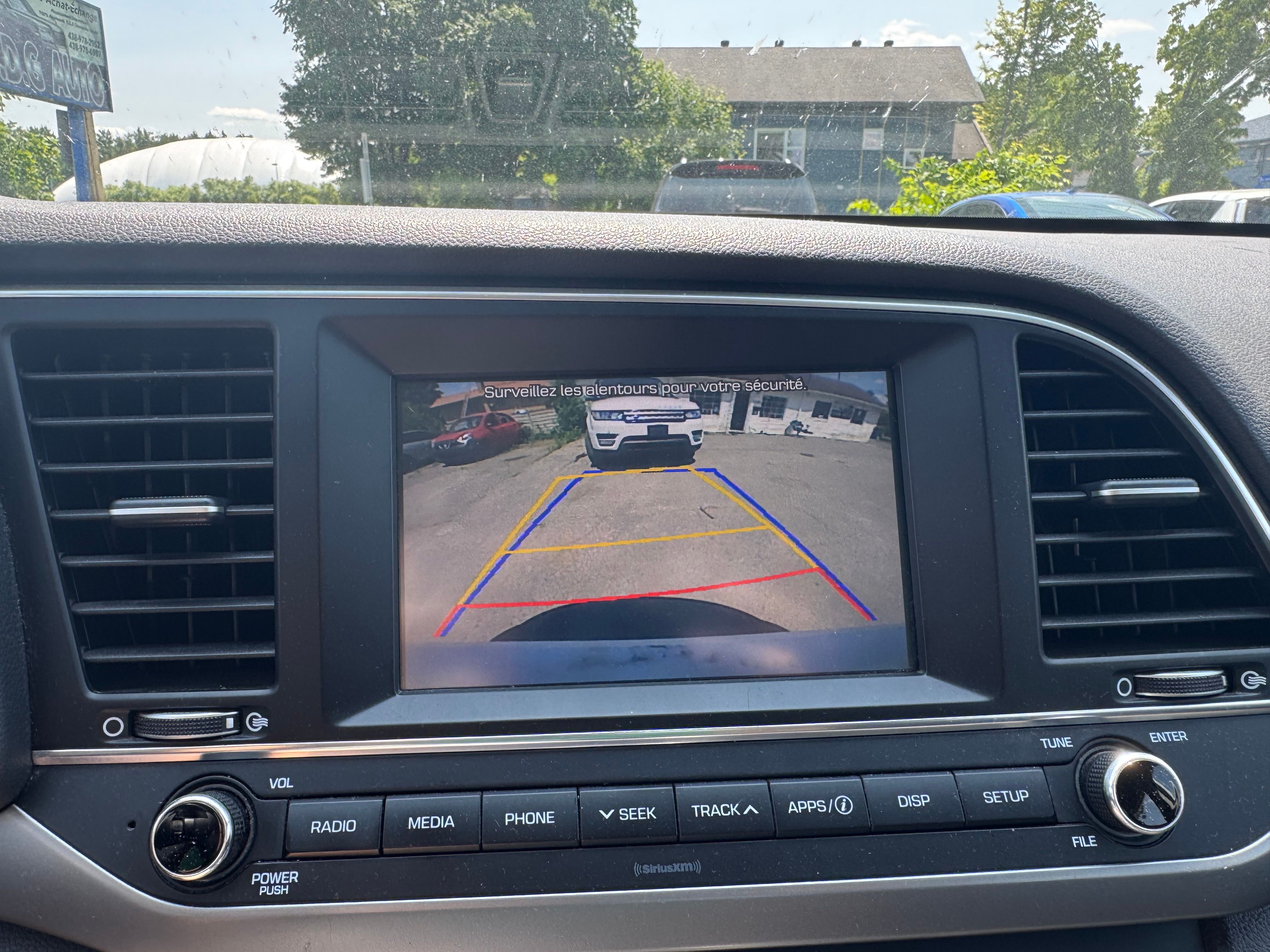 Hyundai Elantra 2017 - Image 18