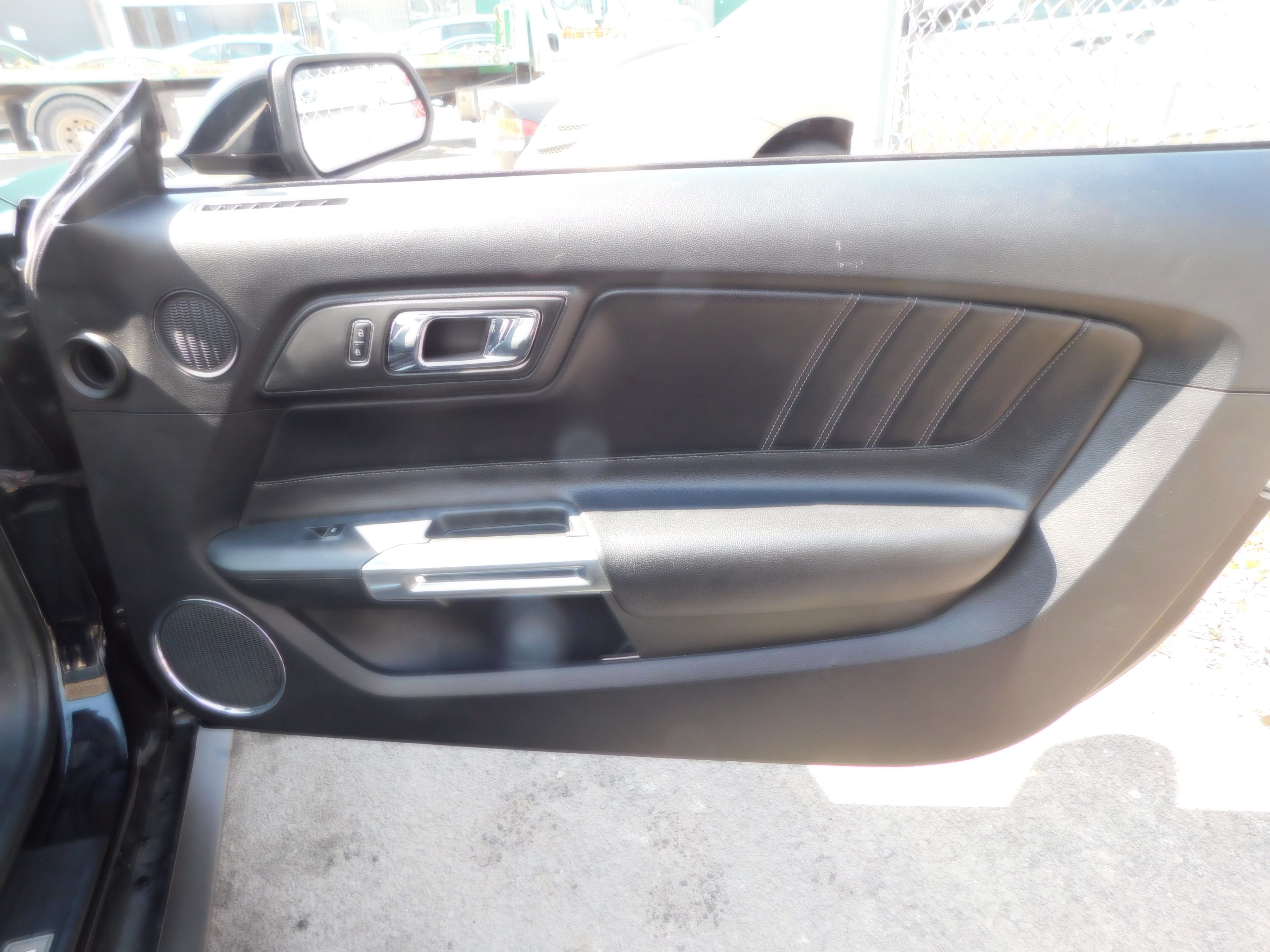 Ford Mustang 2017 - Image 21