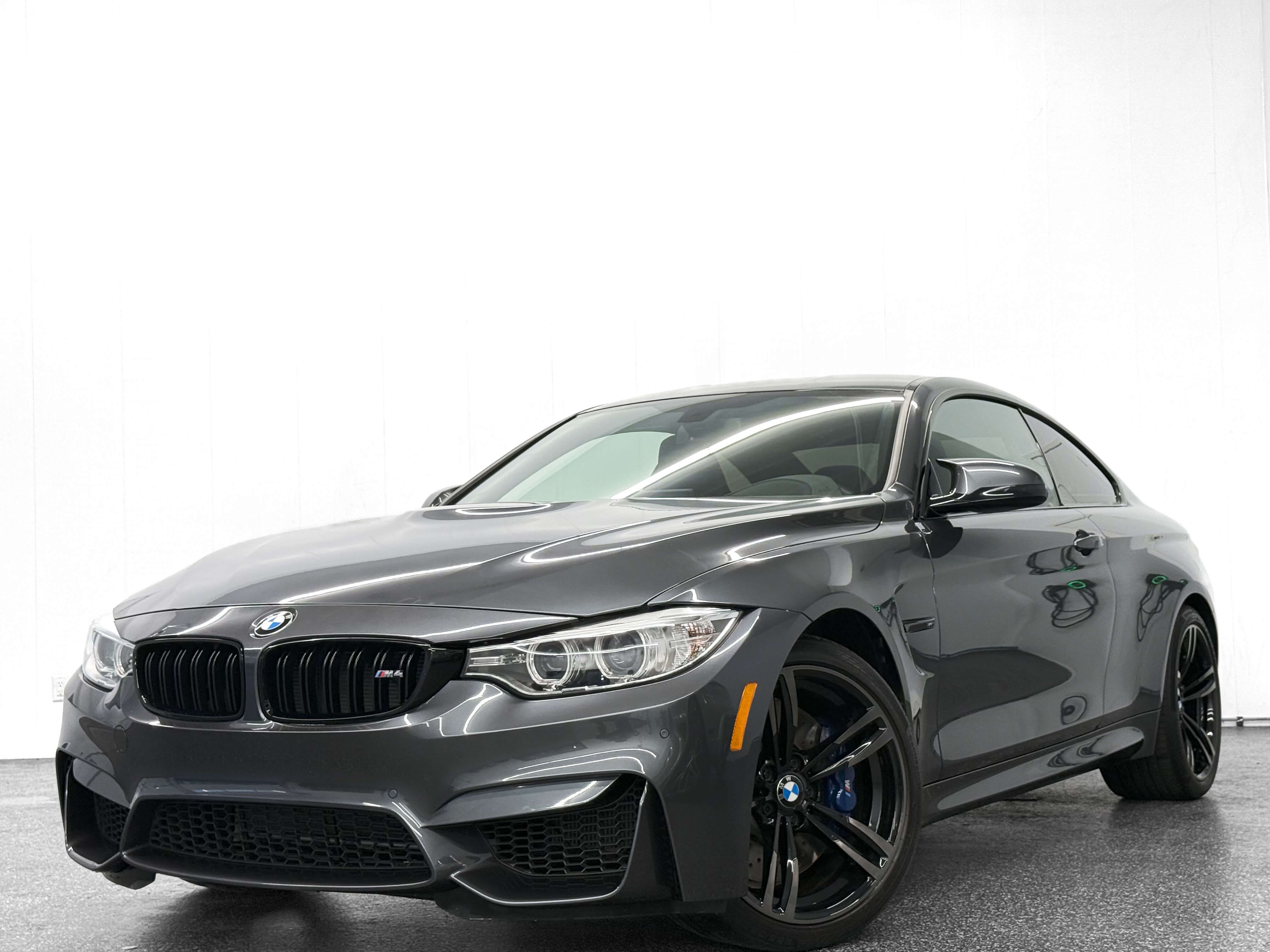 Bmw m4 coupe 2017 - Image 2