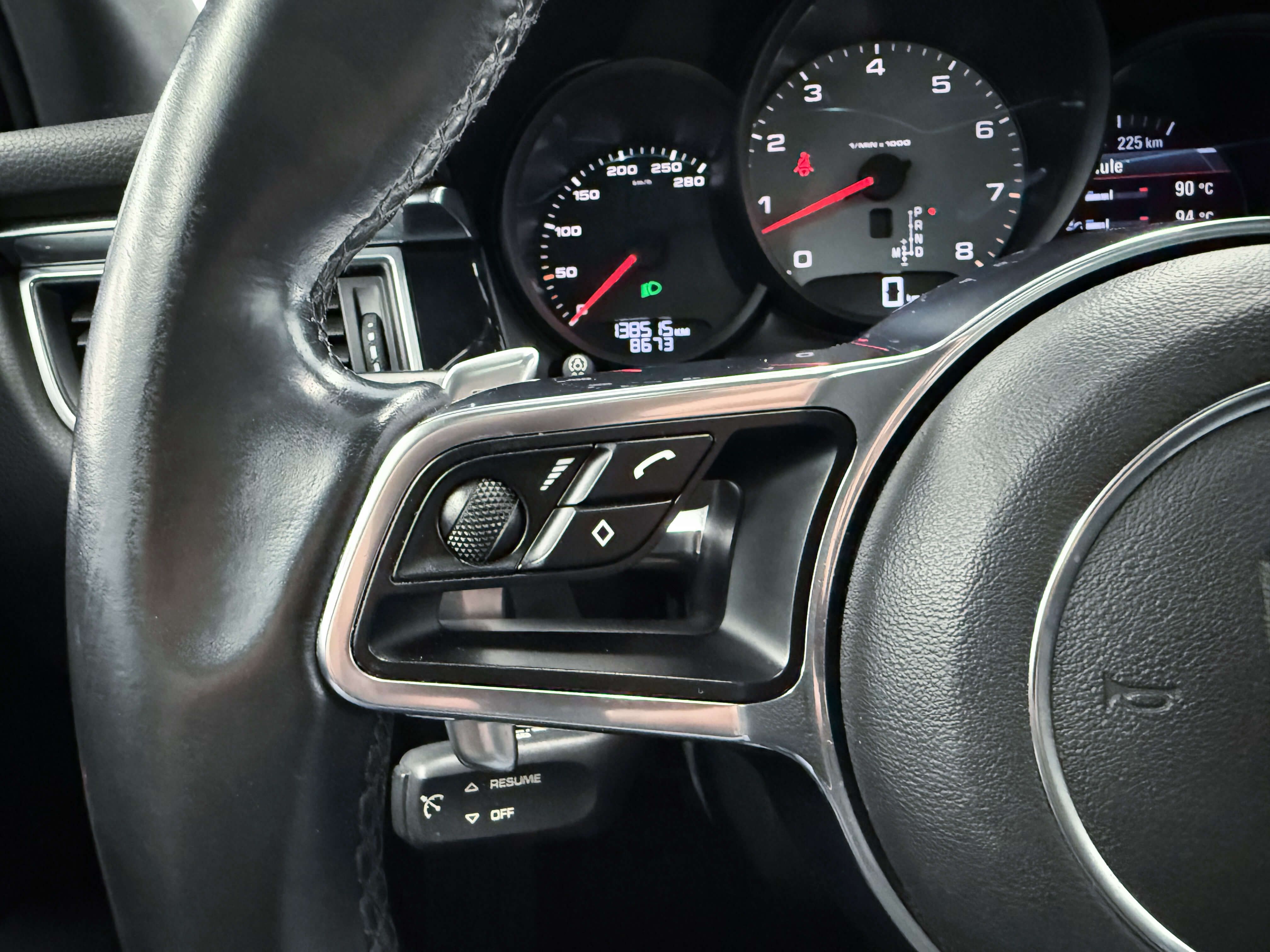 Porsche Macan 2015 - Image 29