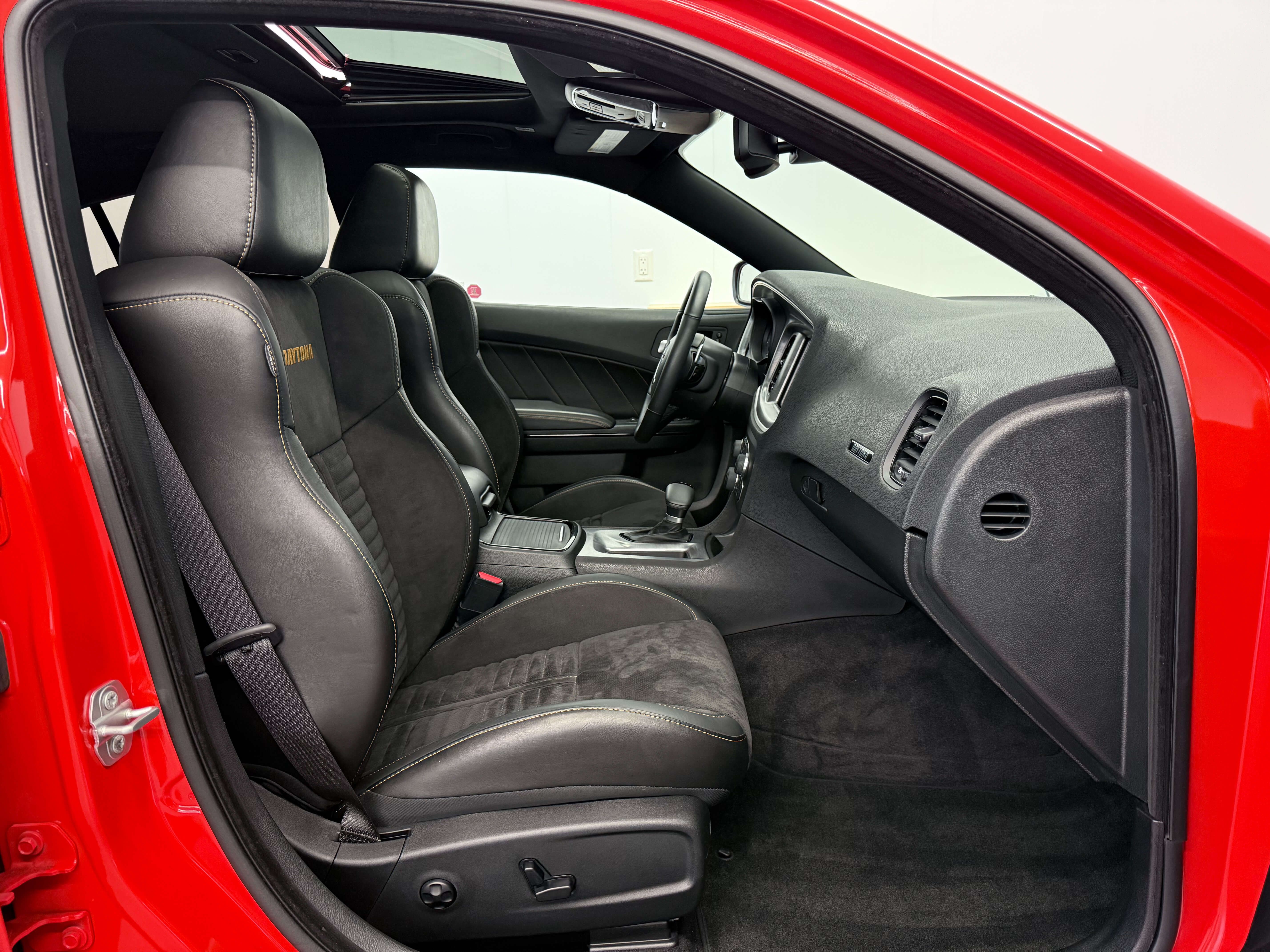 Dodge Charger 2018 - Image 22