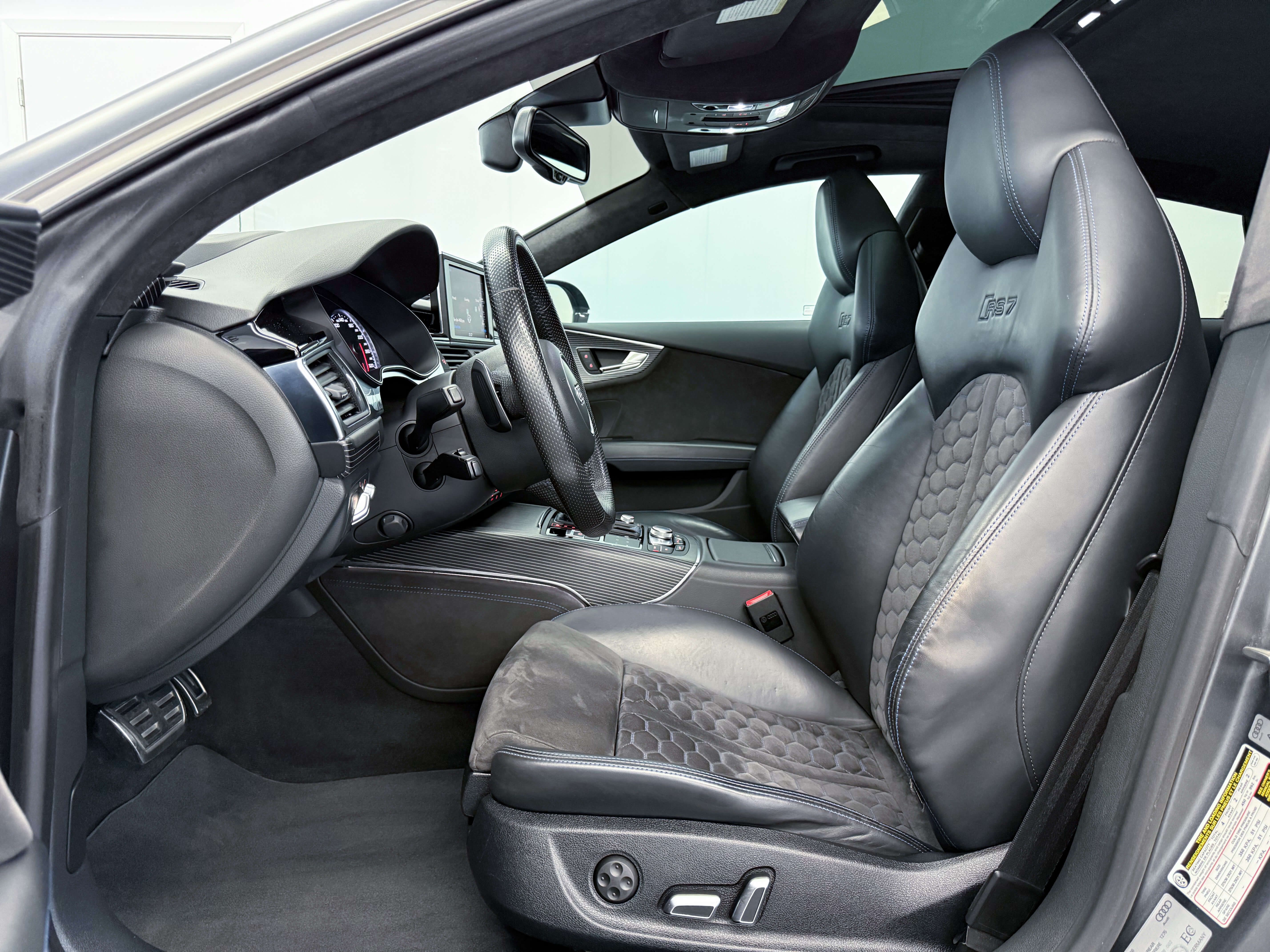Audi RS7 2017 - Image 20