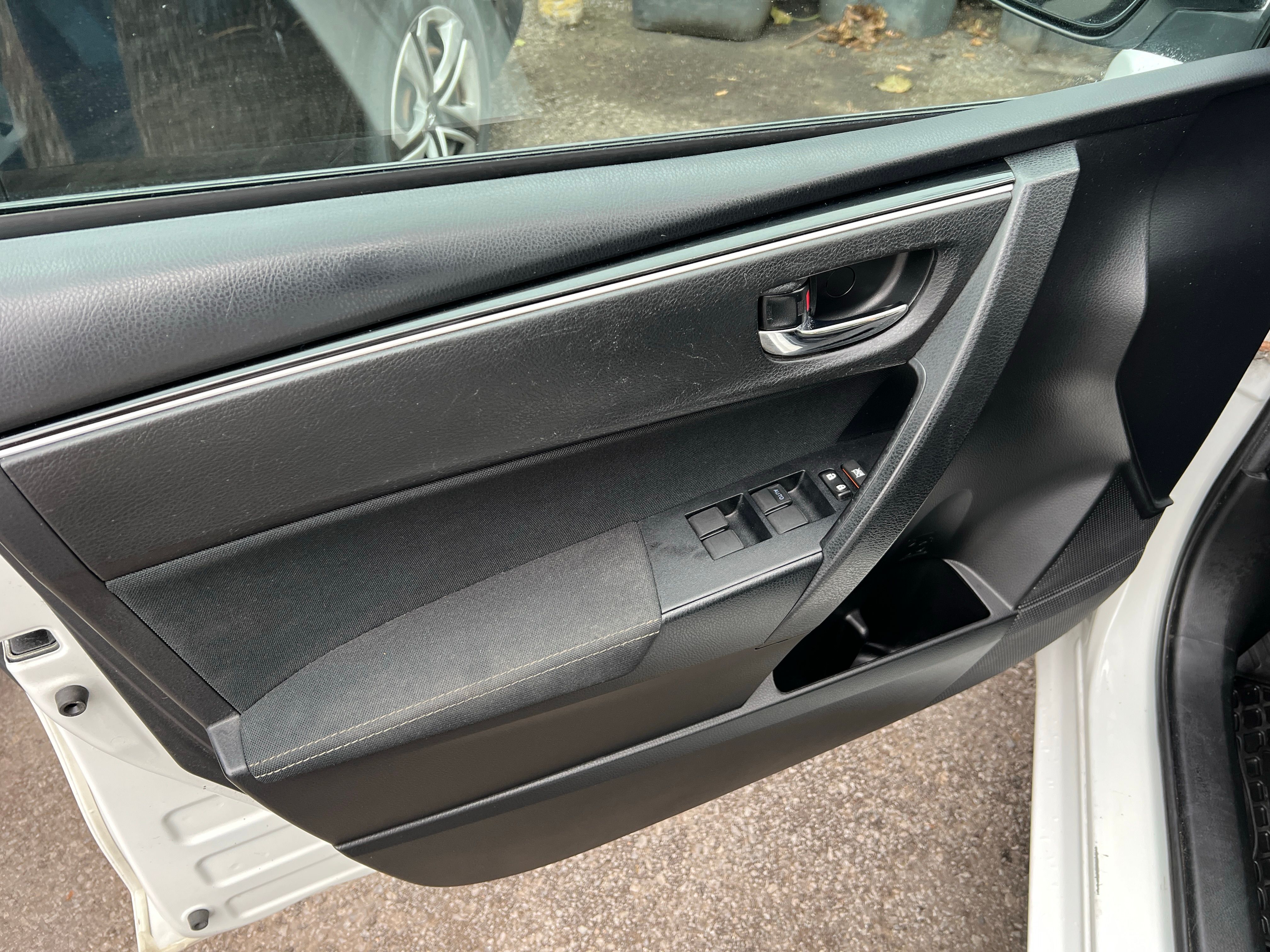 Toyota Corolla 2018 - Image 9