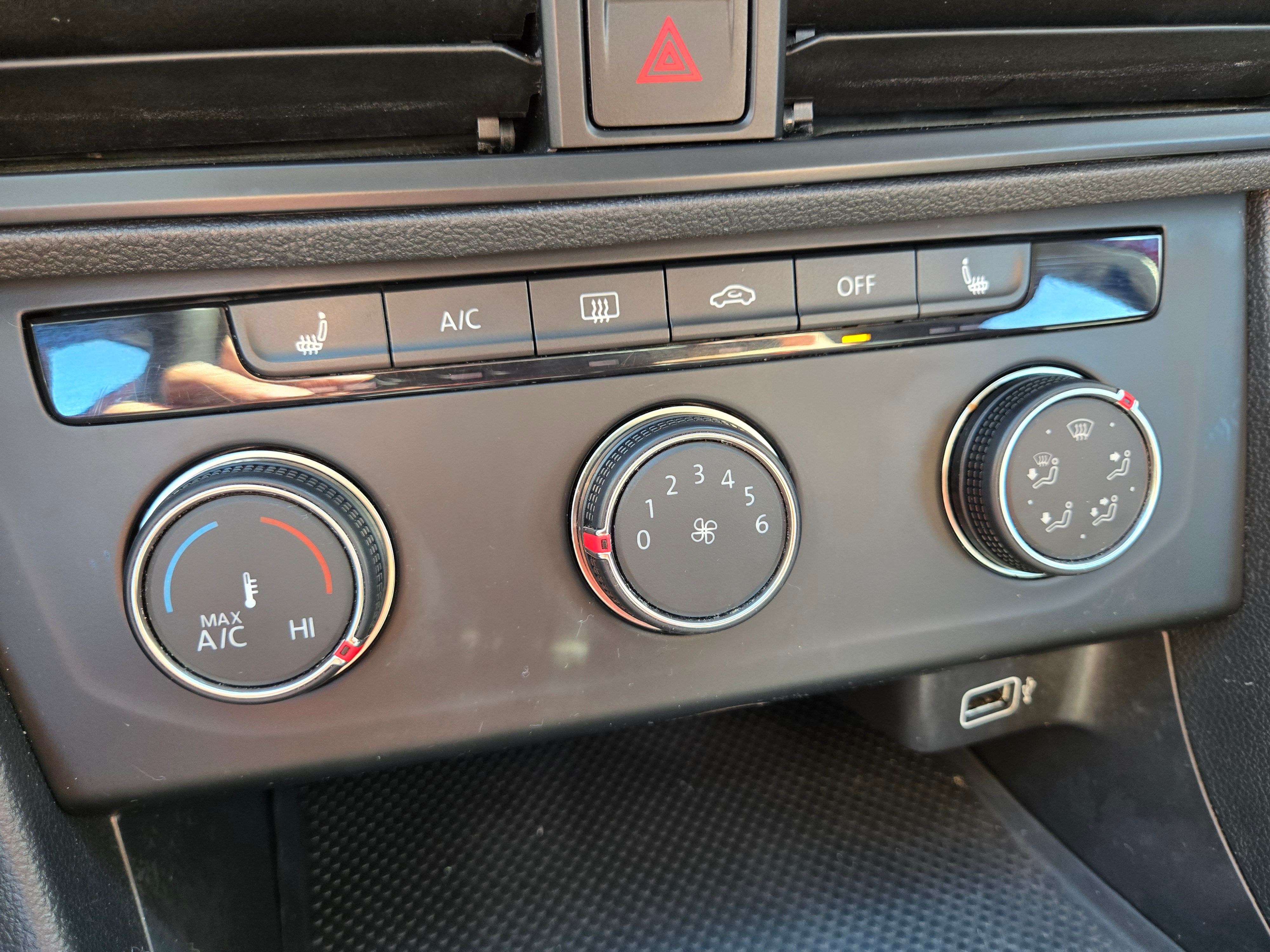 Volkswagen Jetta 2019 - Image 17