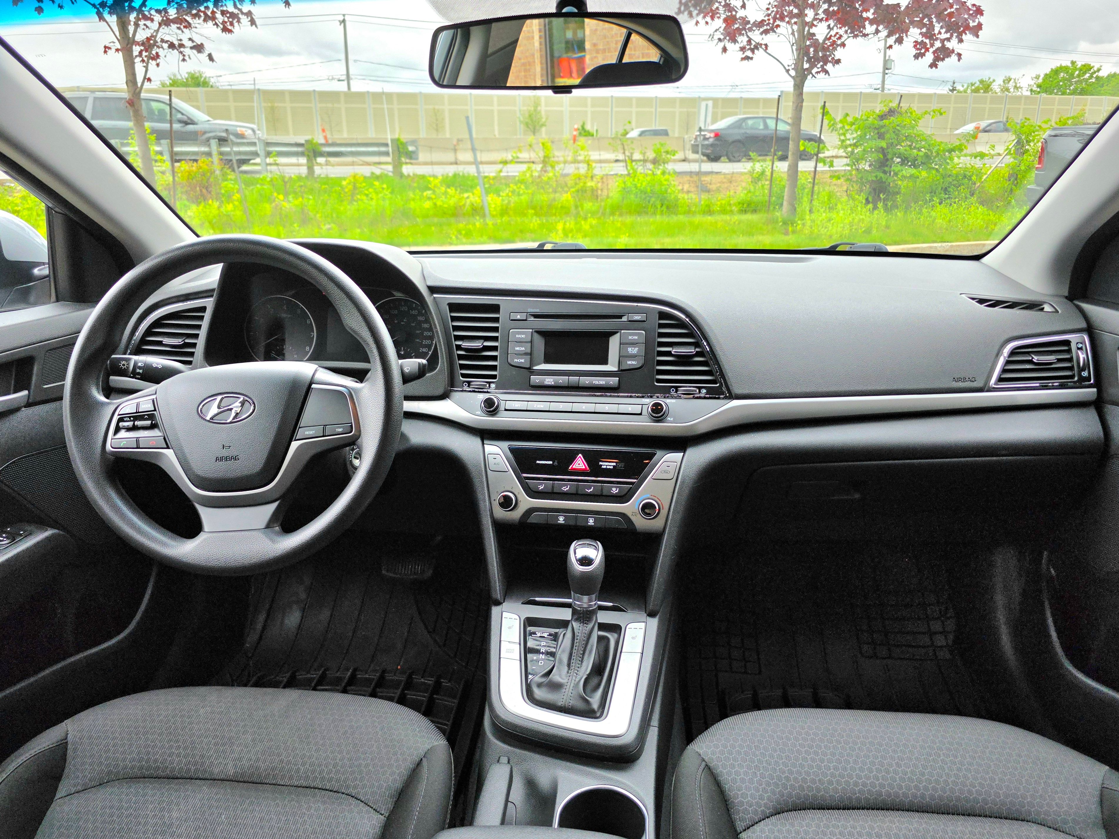 Hyundai Elantra 2017 - Image 8