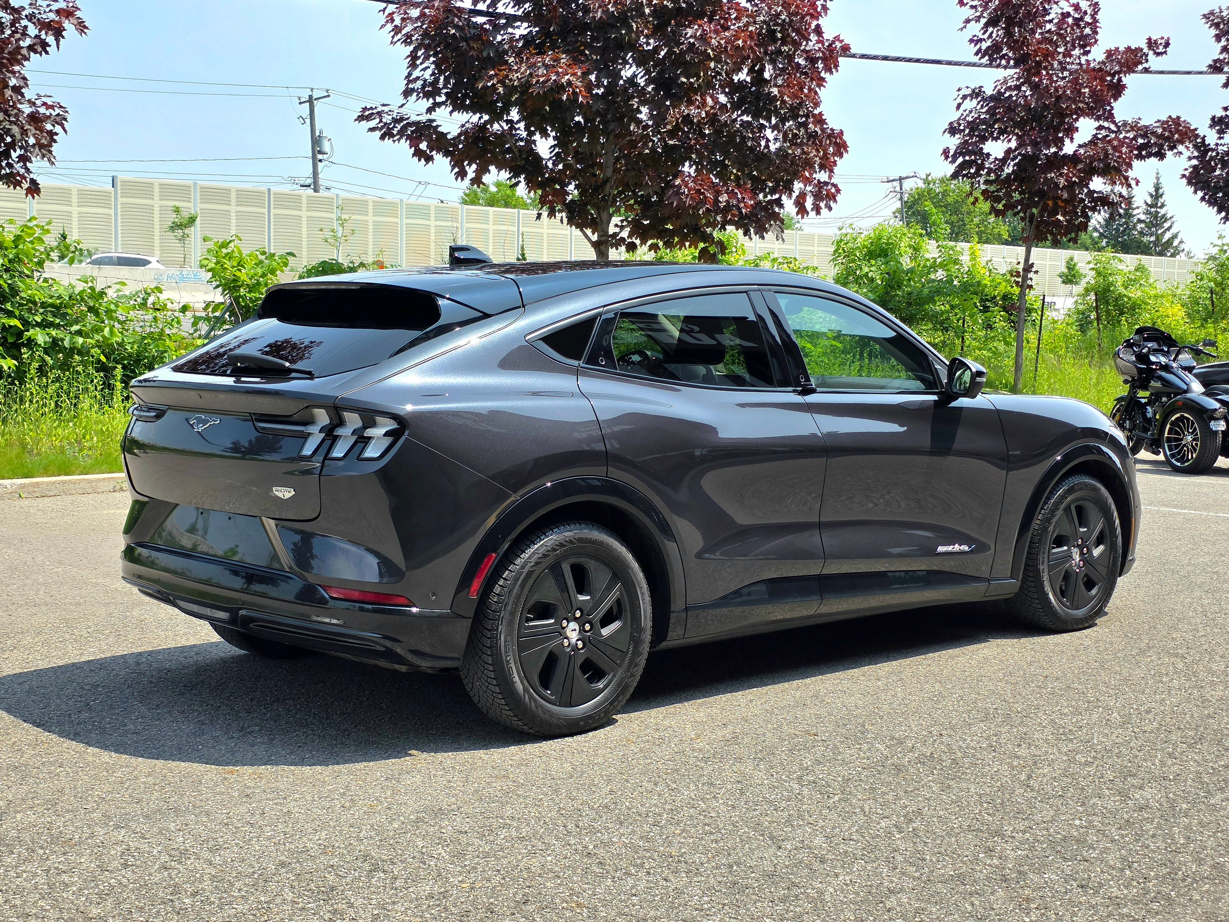 Ford Mustang Mach-E 2022 - Image 6