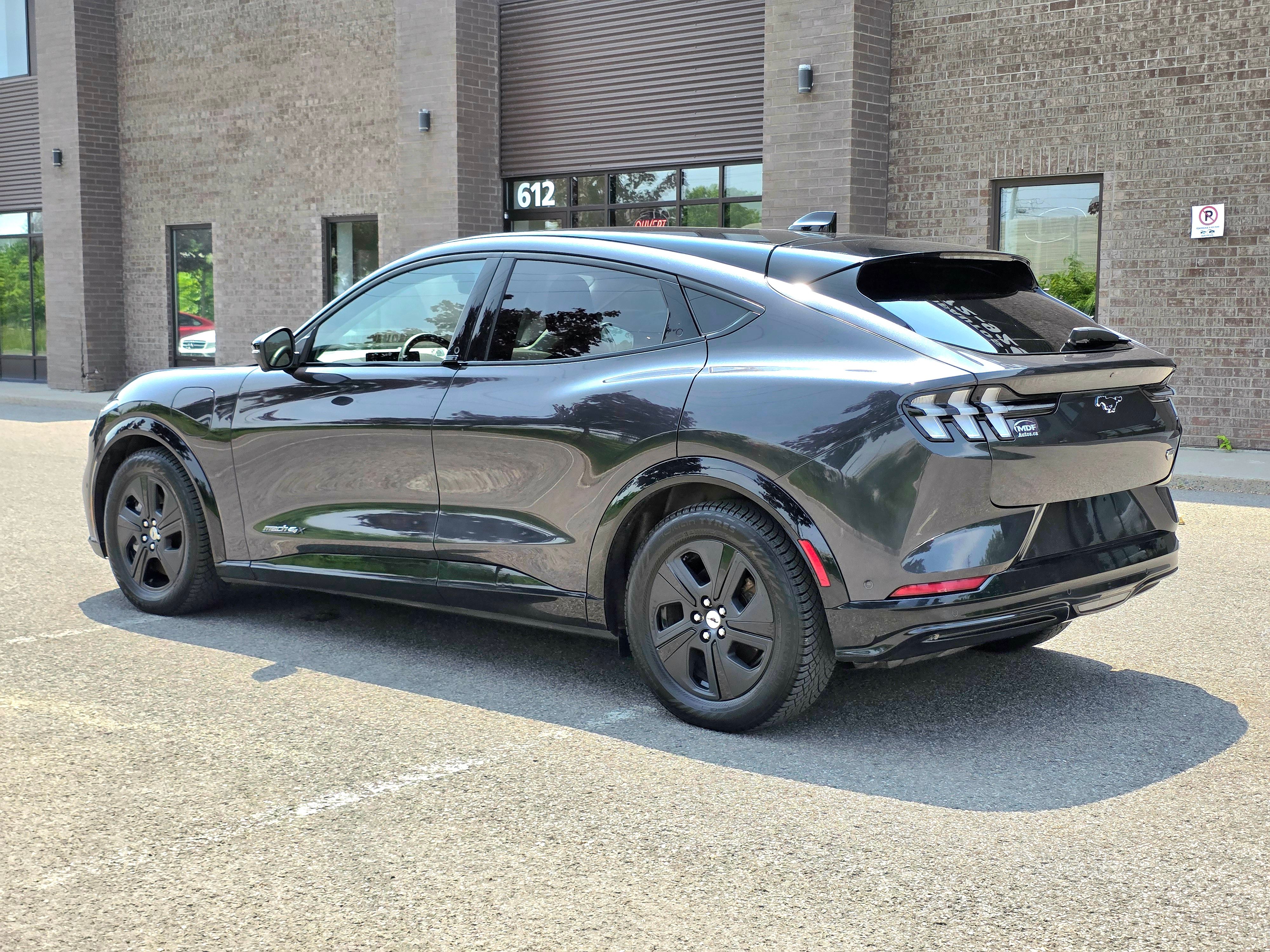 Ford Mustang Mach-E 2022 - Image 8