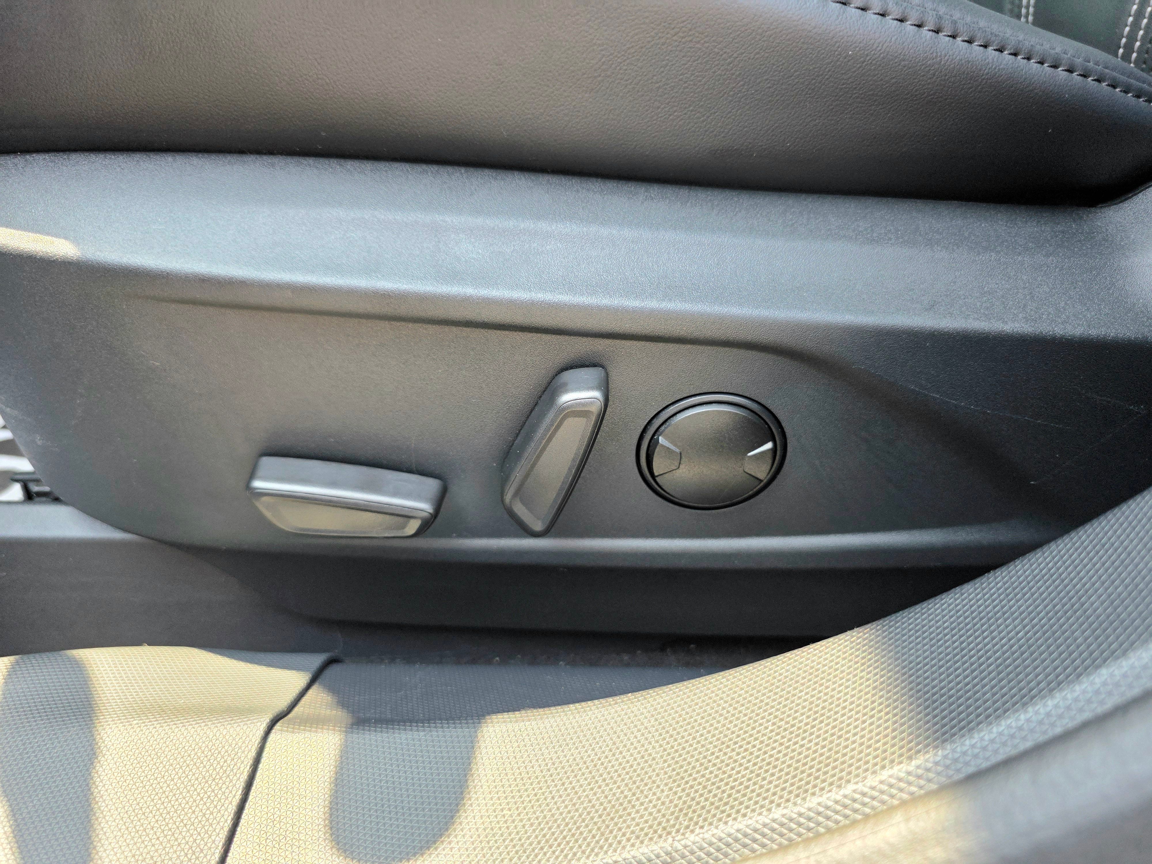 Ford Mustang Mach-E 2022 - Image 18