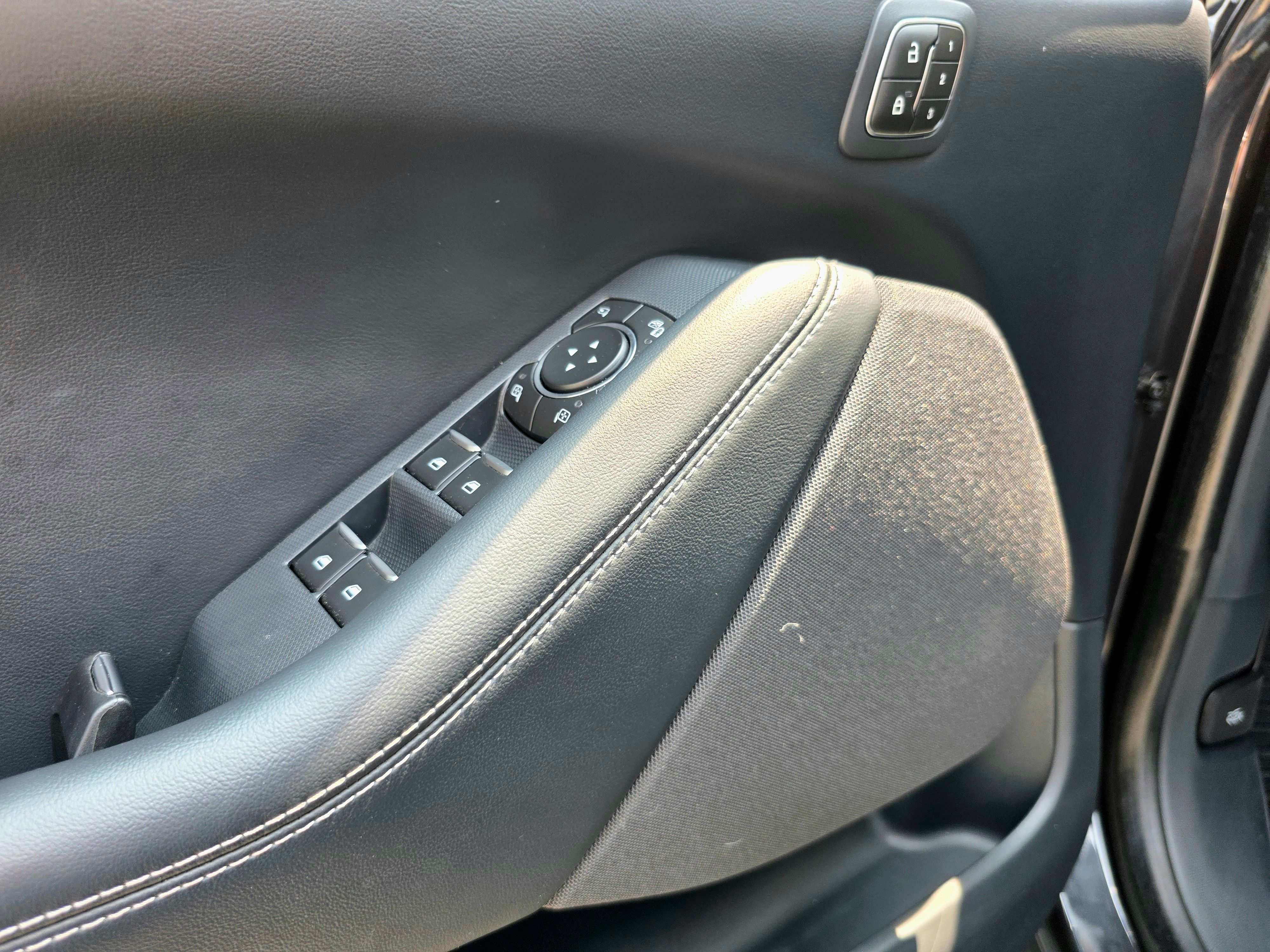 Ford Mustang Mach-E 2022 - Image 19