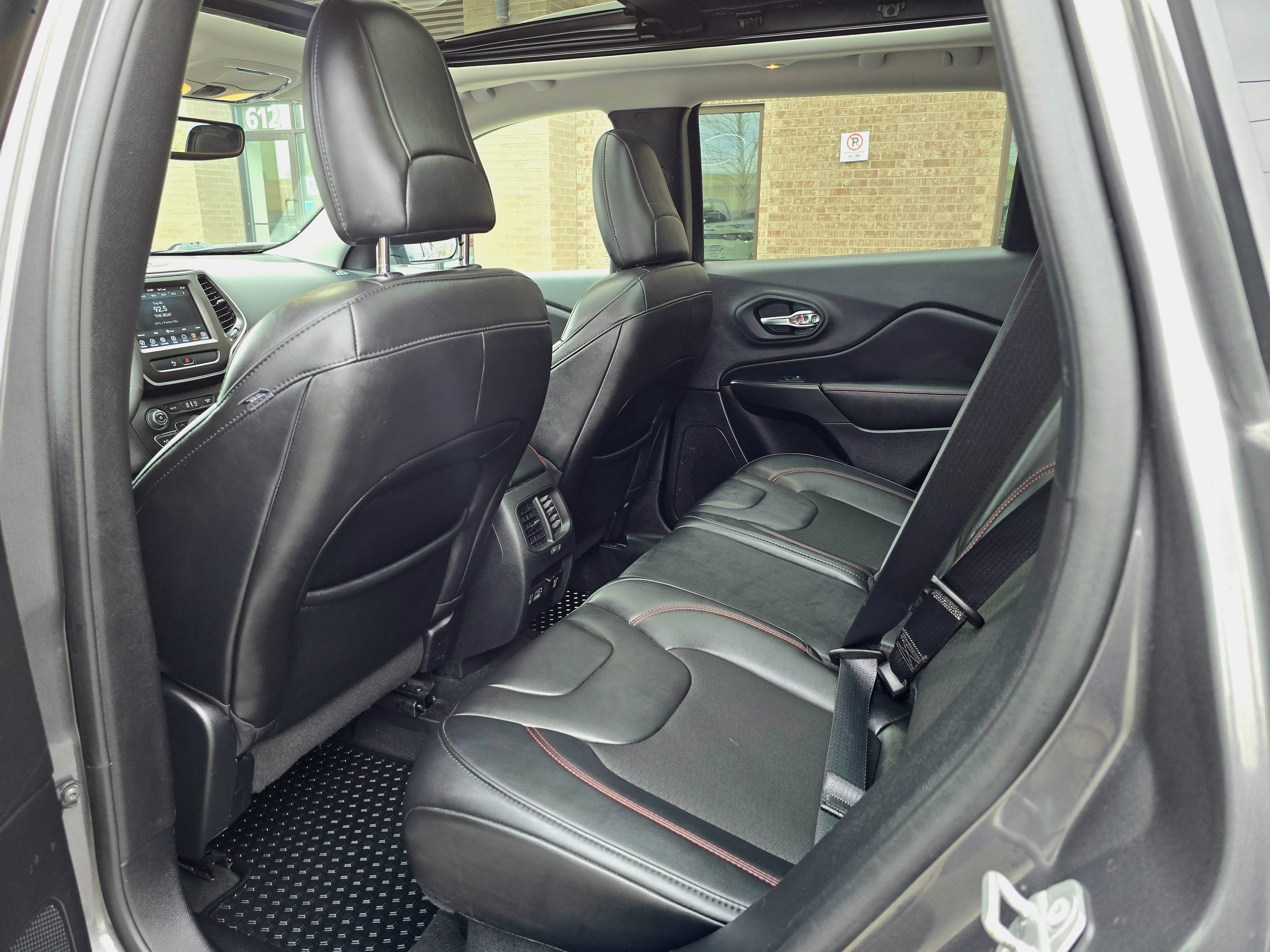 Jeep Cherokee 2021 - Image 15
