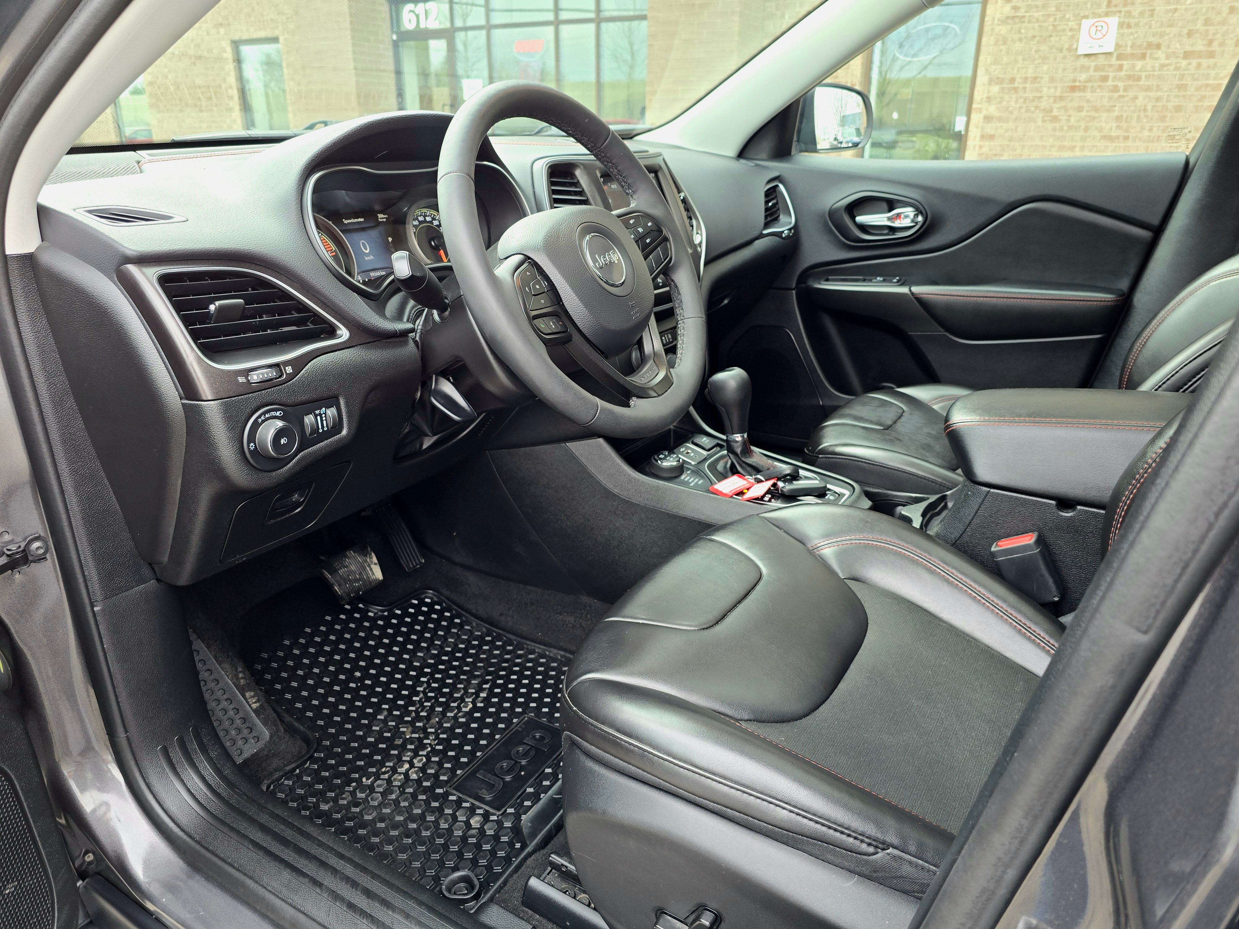 Jeep Cherokee 2021 - Image 17