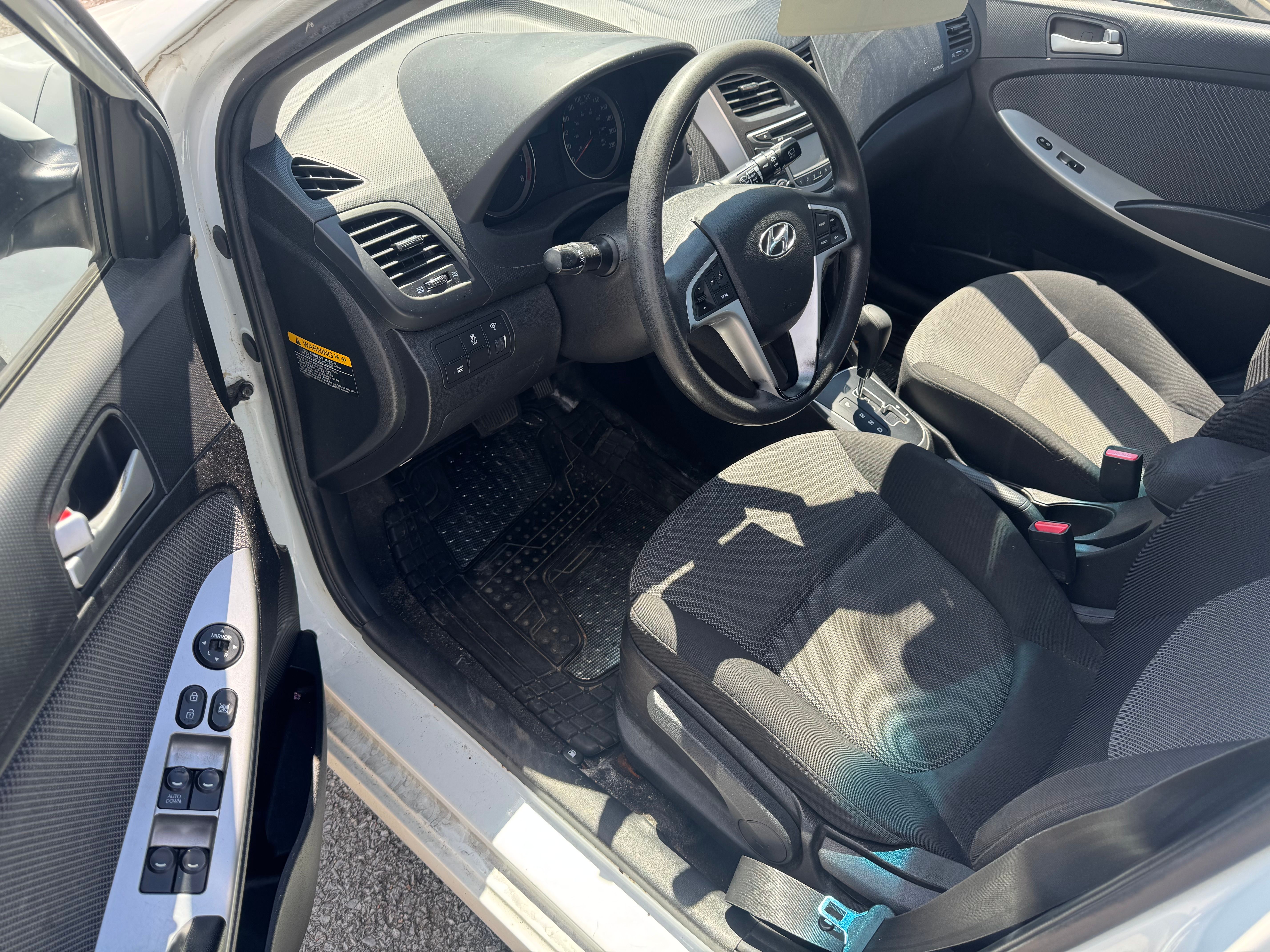 Hyundai Accent 2013 - Image 5