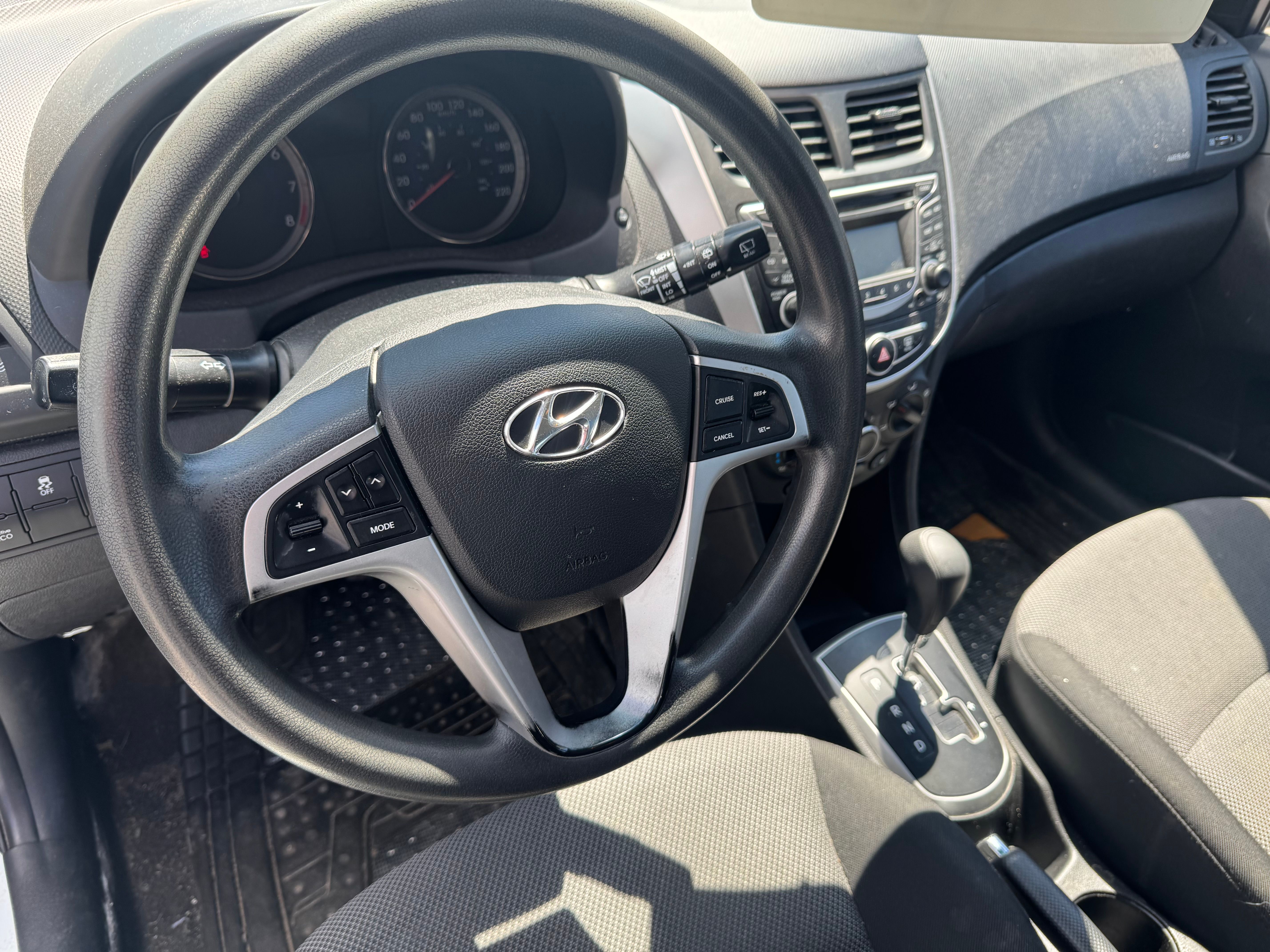Hyundai Accent 2013 - Image 6