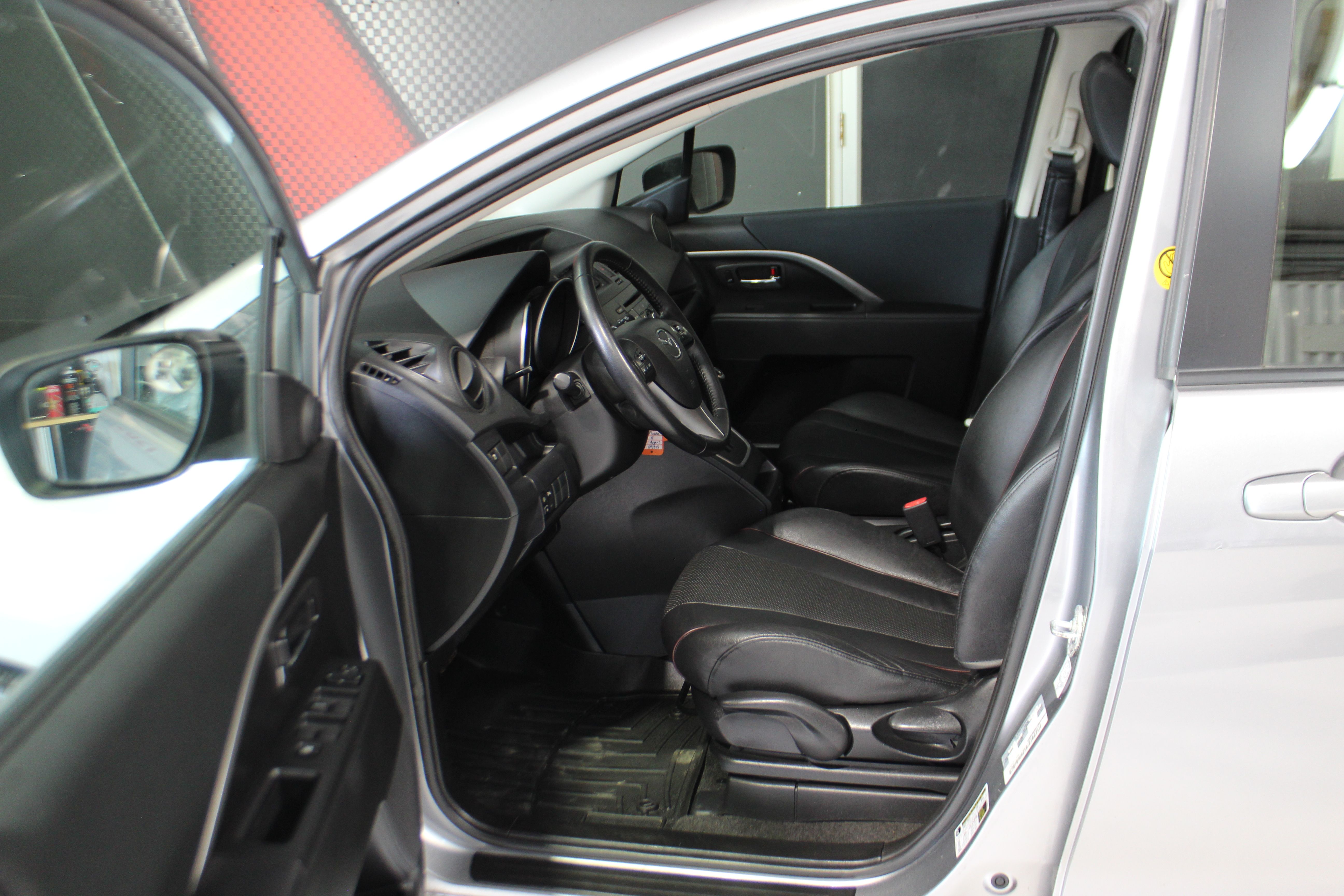 Mazda MAZDA5 2015 - Image 11