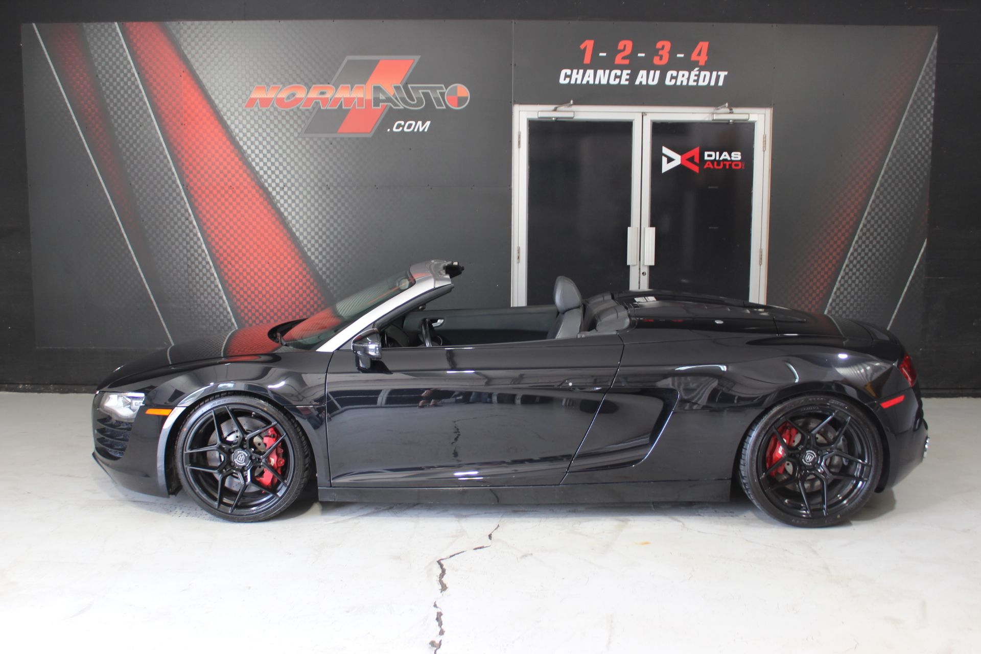 Audi R8 2011 - Image 1