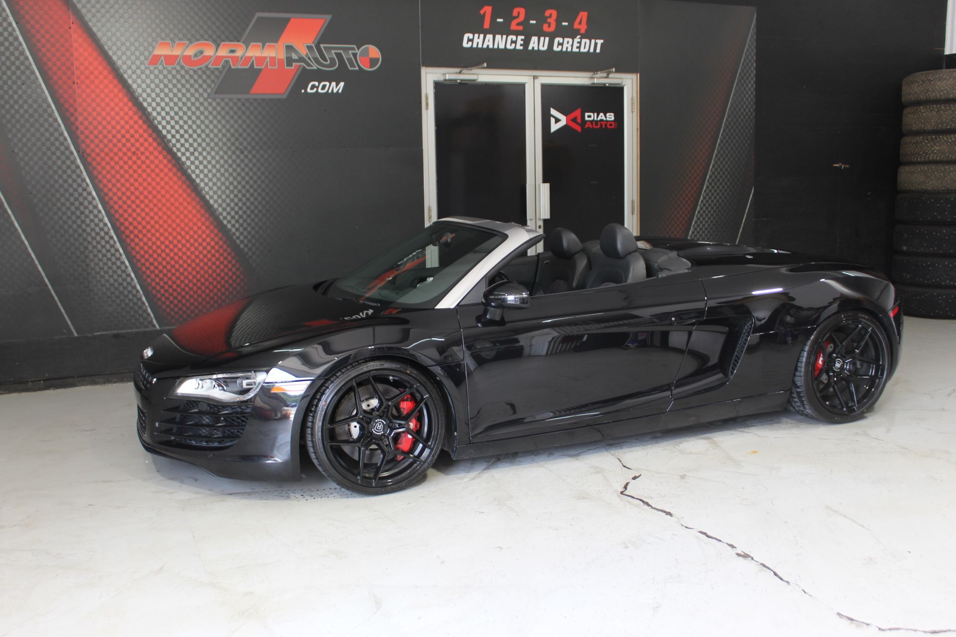 Audi R8 2011 - Image 2