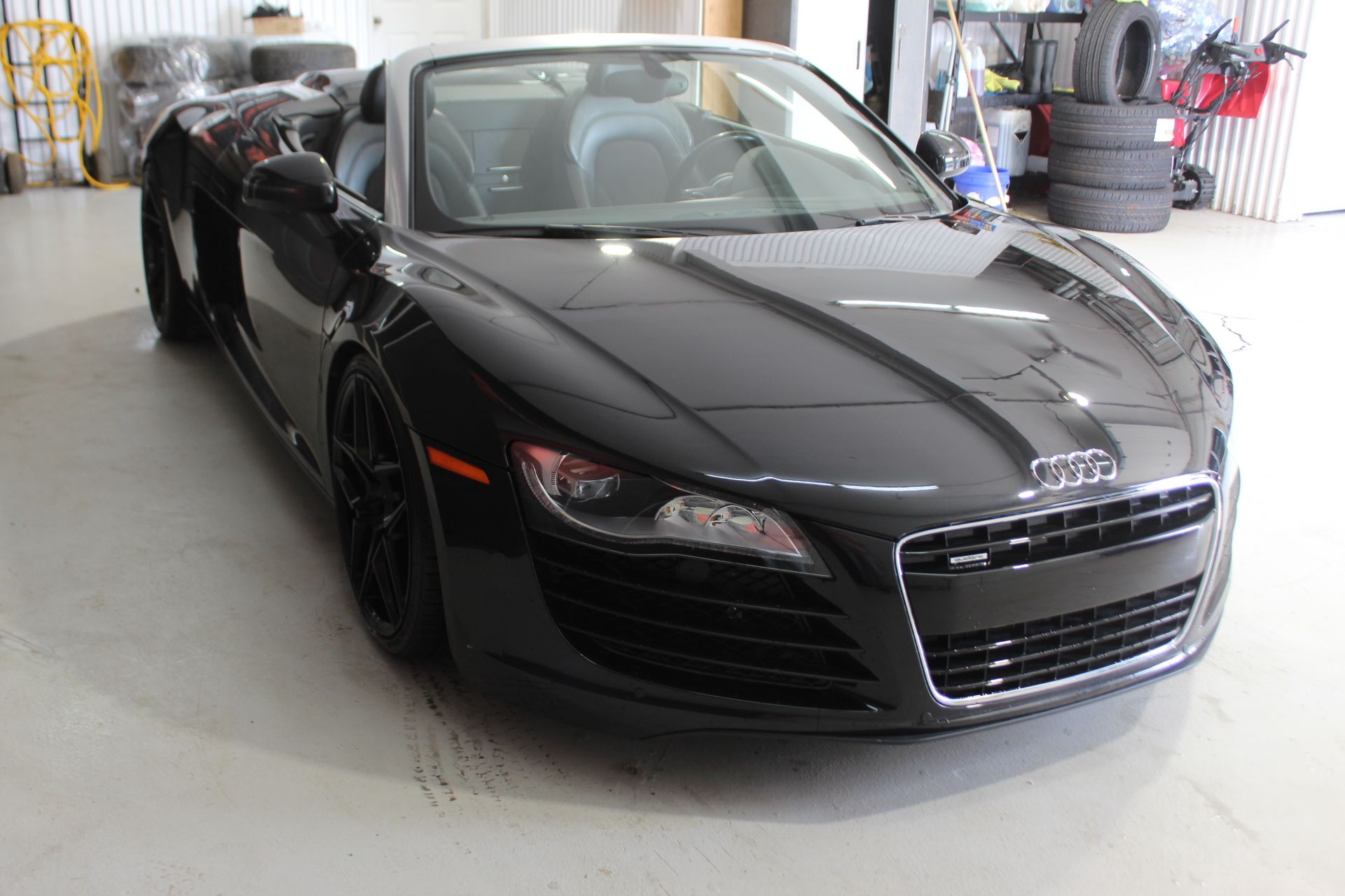 Audi R8 2011 - Image 4