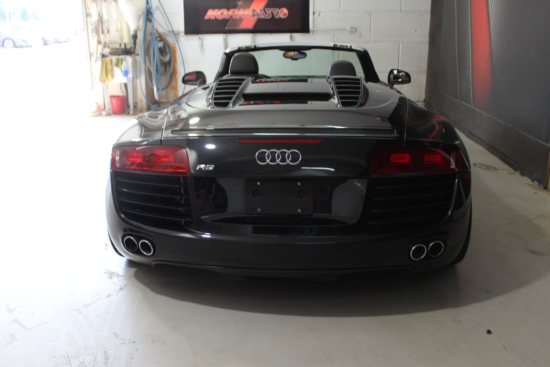 Audi R8 2011 - Image 6