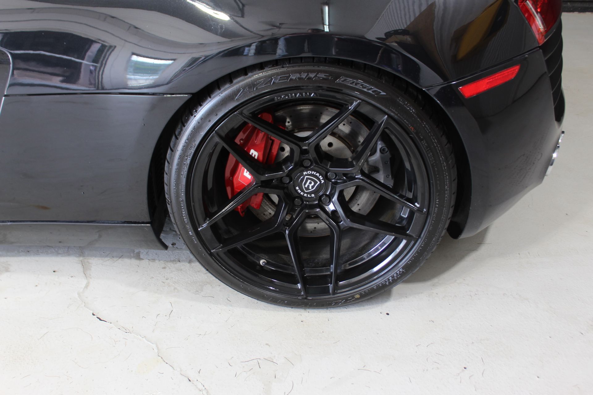 Audi R8 2011 - Image 8
