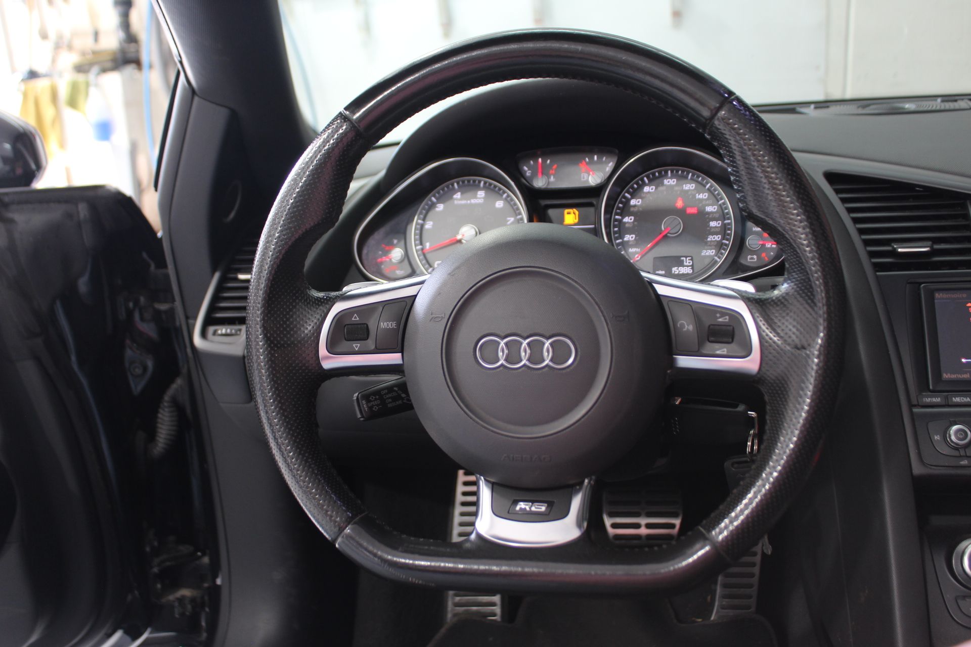 Audi R8 2011 - Image 12